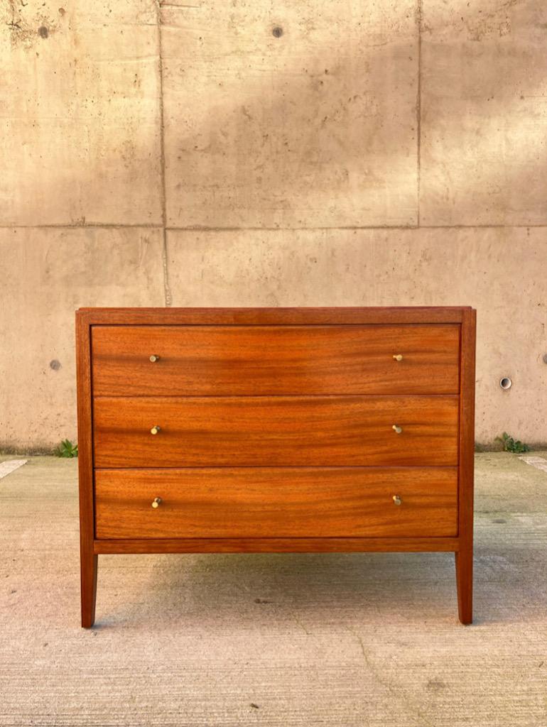 We can ship directly to you - please contact us with your country & postcode for an accurate delivery price. Shipping to the US £450

A stunning piece of furniture from the '60s This chest of drawers was made by Loughborough Furniture to be sold in