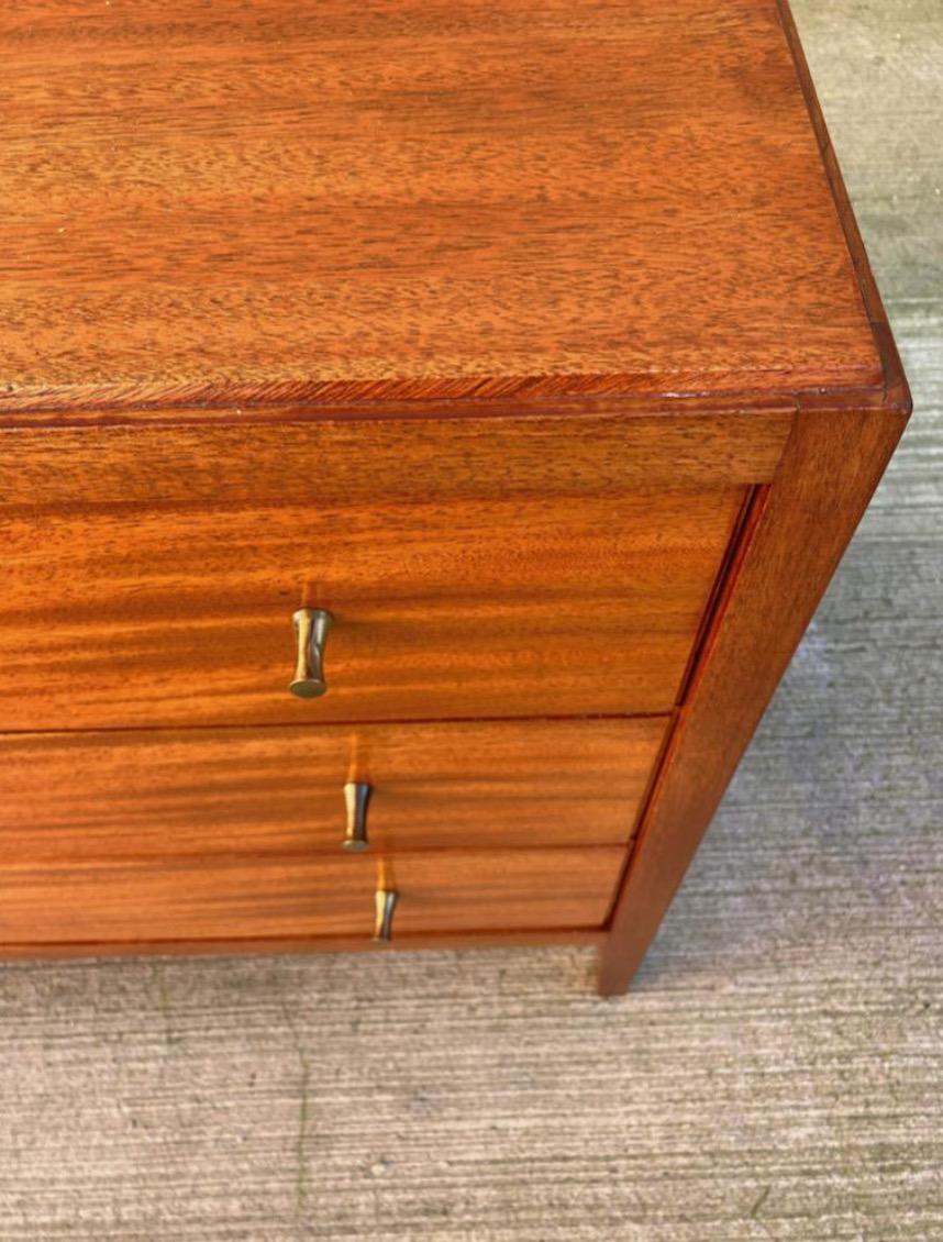 Cassettiera a 3 cassetti in stile Paul McCobb del marchio Loughborough Furniture in vendita 2