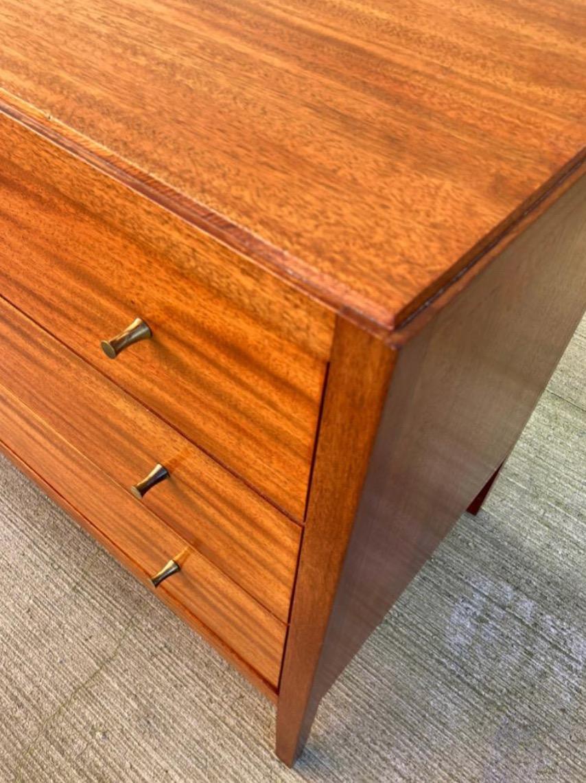 Cassettiera a 3 cassetti in stile Paul McCobb del marchio Loughborough Furniture in vendita 3