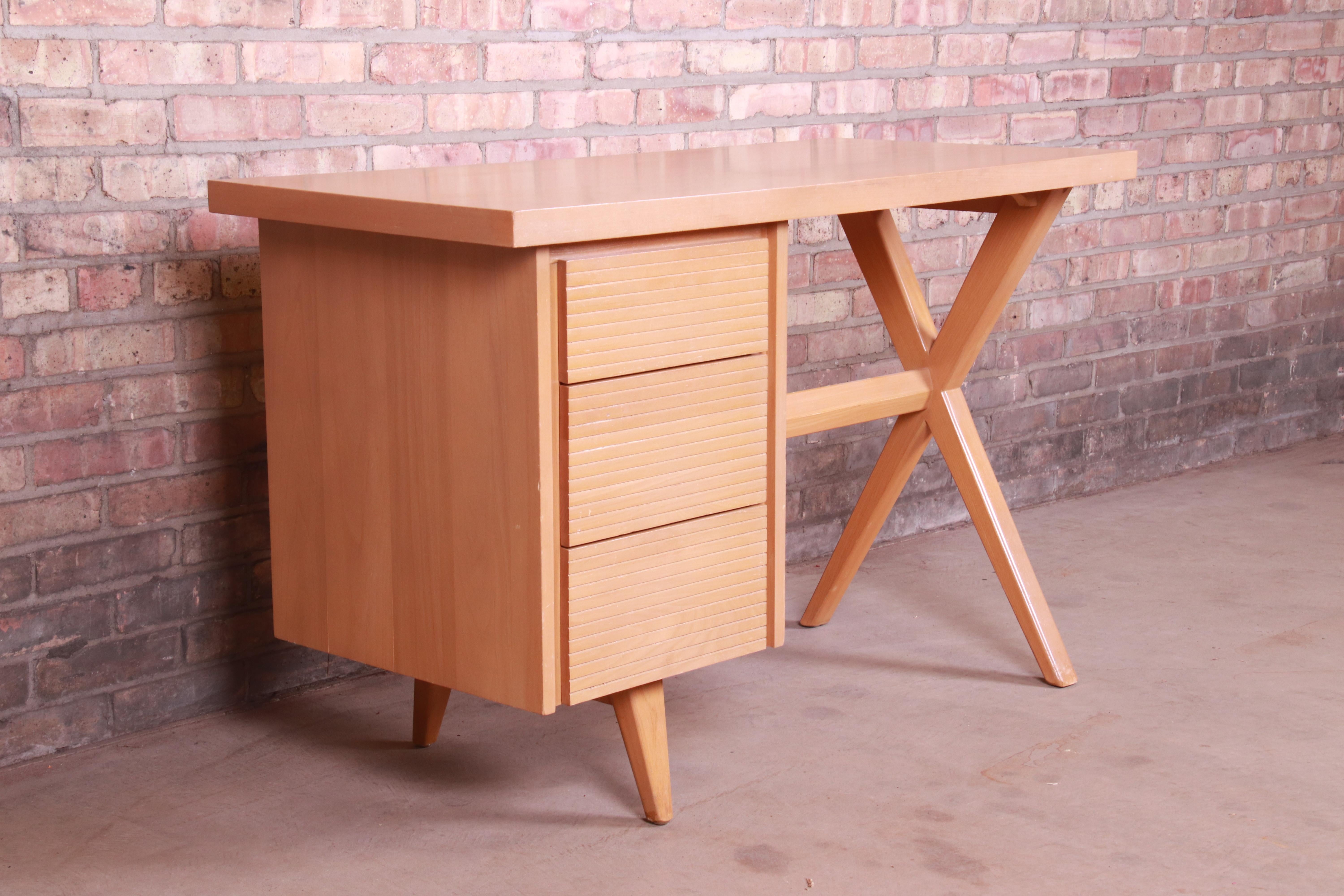 Paul McCobb Style Mid-Century Modern Maple Desk and Chair, 1950s 5