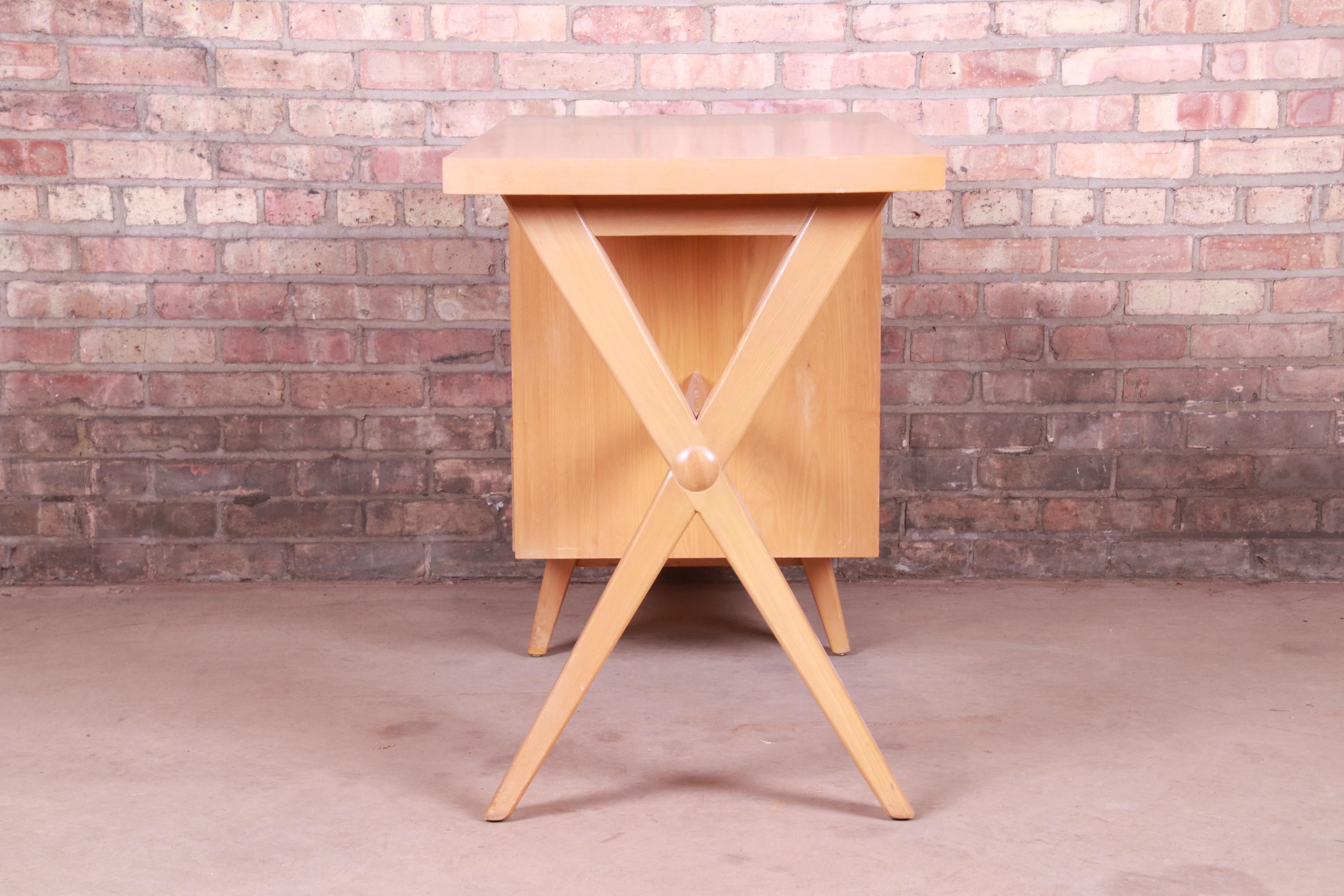 Paul McCobb Style Mid-Century Modern Maple Desk and Chair, 1950s 8