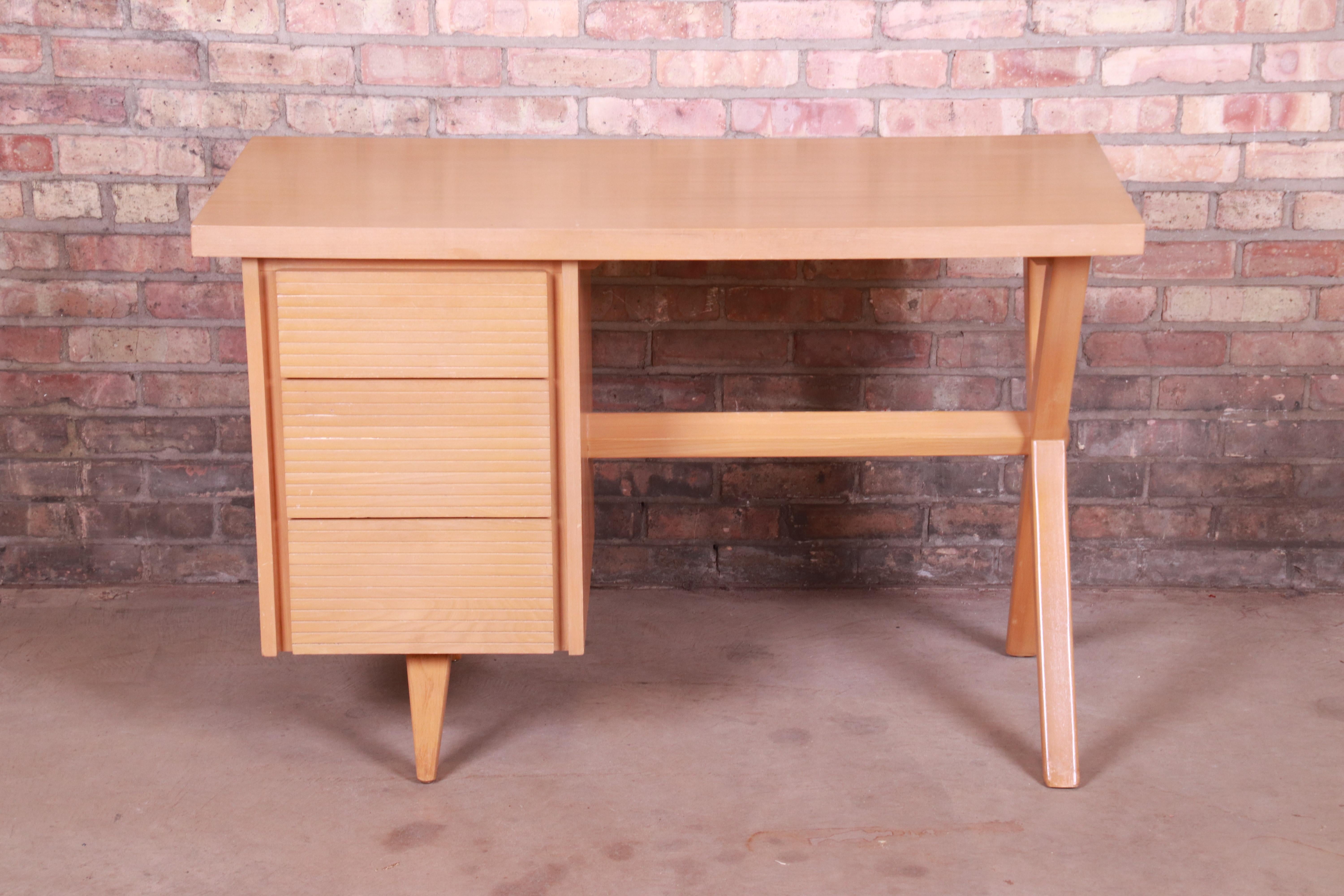 Paul McCobb Style Mid-Century Modern Maple Desk and Chair, 1950s 2