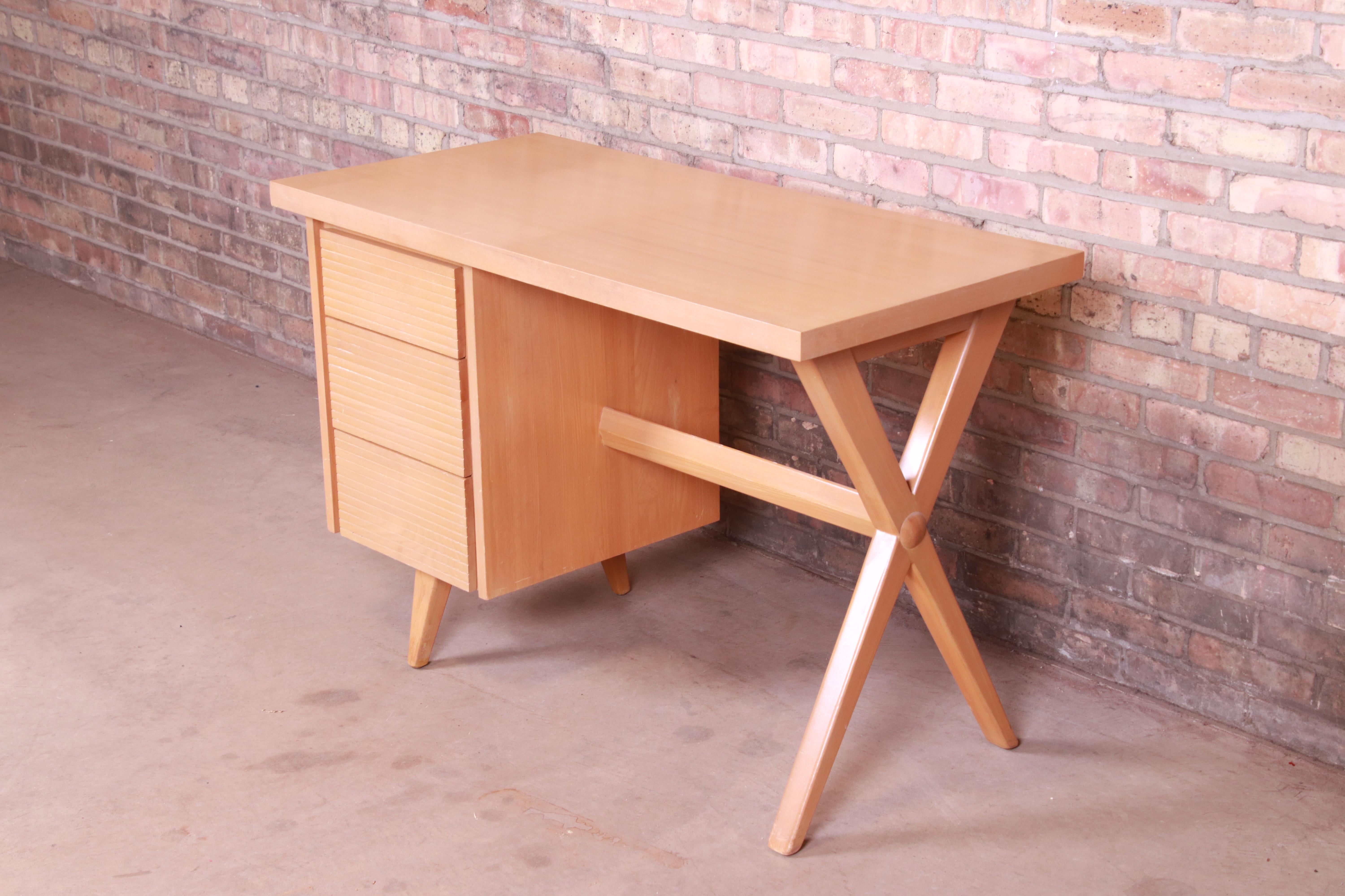 Paul McCobb Style Mid-Century Modern Maple Desk and Chair, 1950s 3