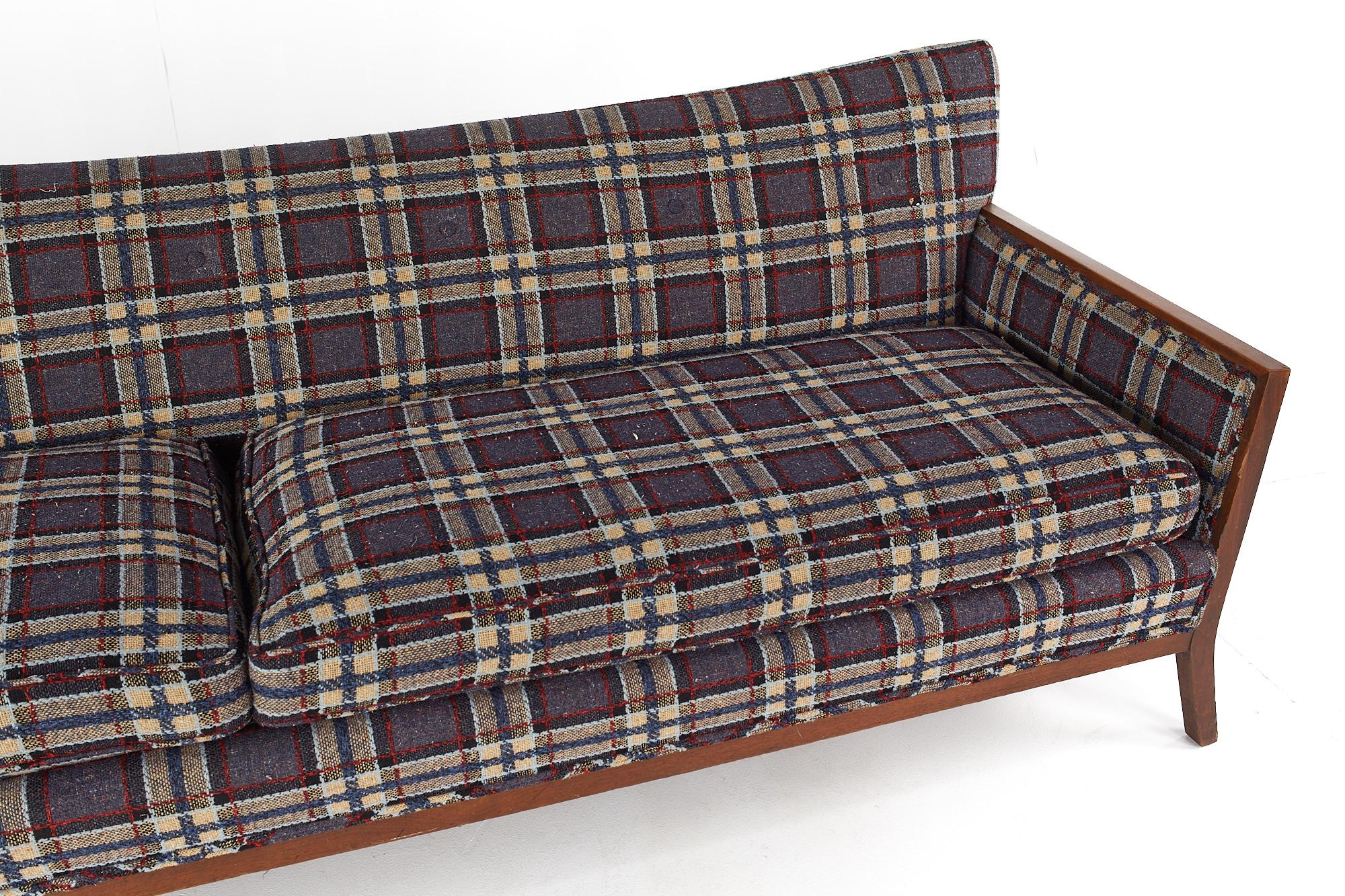 Mid-Century-Sofa aus Nussbaumholz im Paul McCobb-Stil (Ende des 20. Jahrhunderts) im Angebot