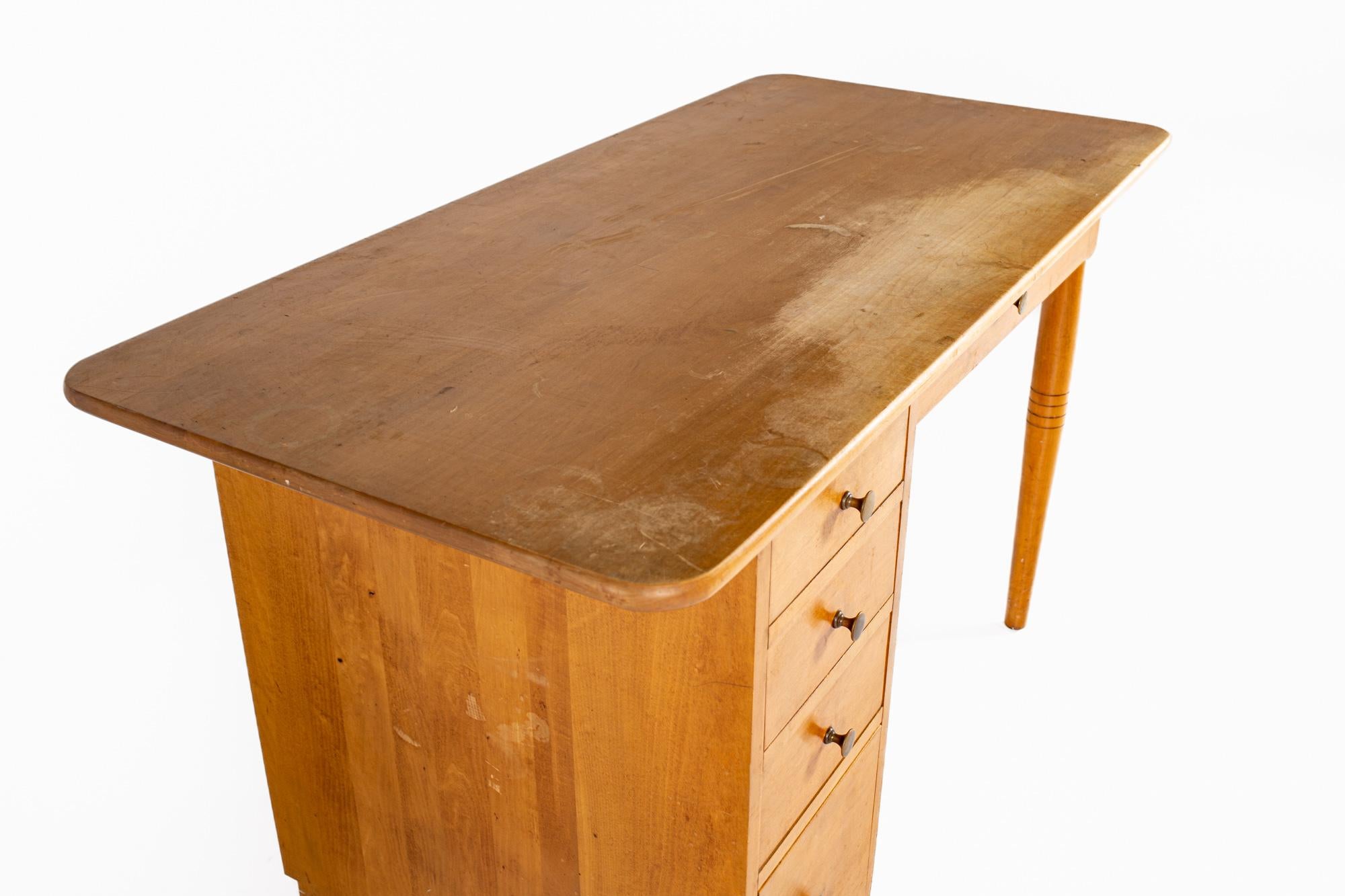 Schreibtisch aus Whitney-Birkenholz im Paul McCobb-Stil aus der Mitte des Jahrhunderts im Zustand „Gut“ im Angebot in Countryside, IL