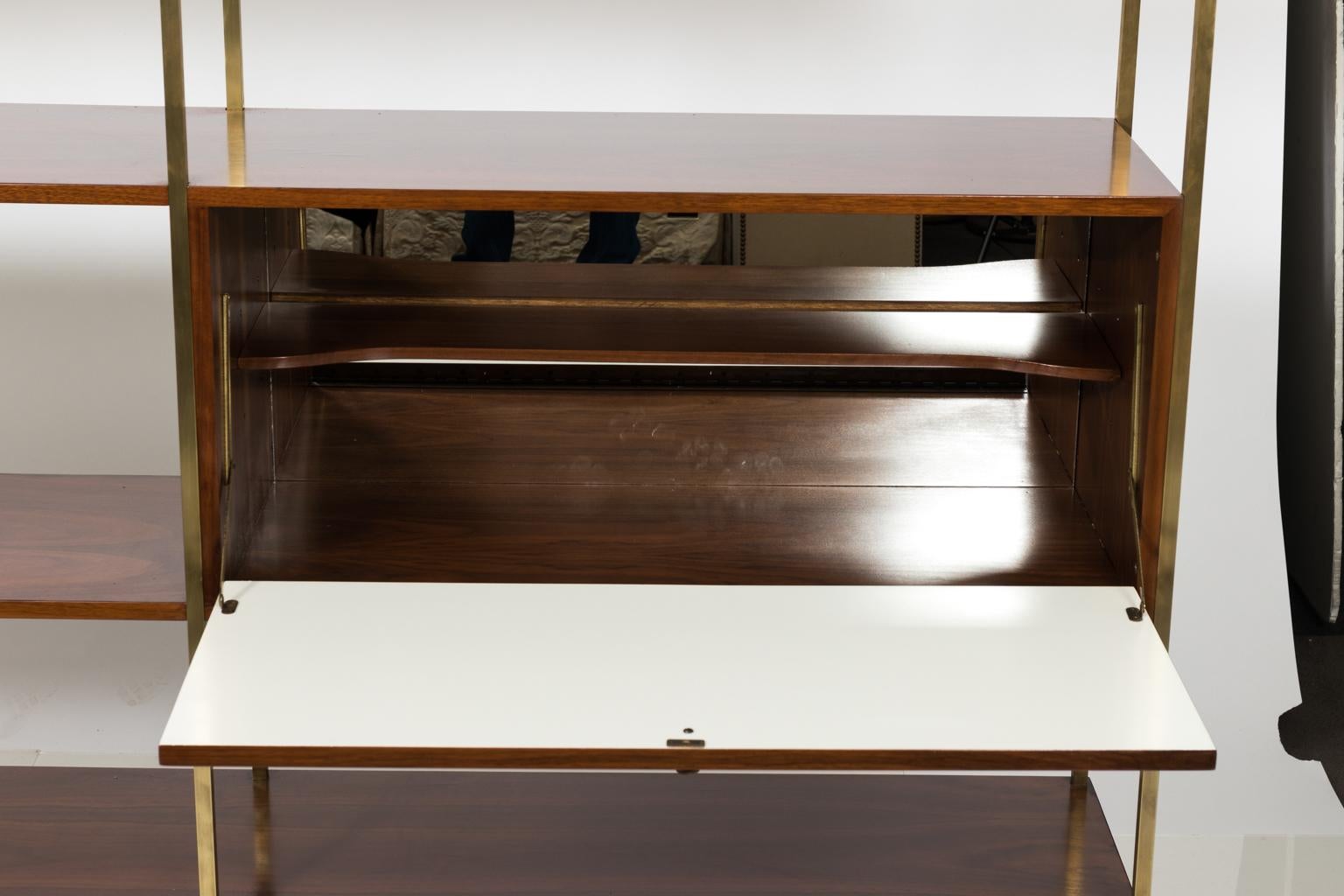Paul McCobb Style Midcentury Wall Unit with Bar, circa 1960s In Good Condition In Stamford, CT