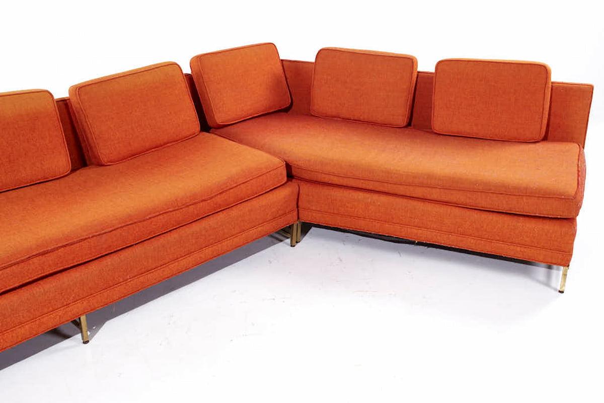 Paul McCobb Style Rowe Mid Century Brass Sectional Sofa (Messing) im Angebot
