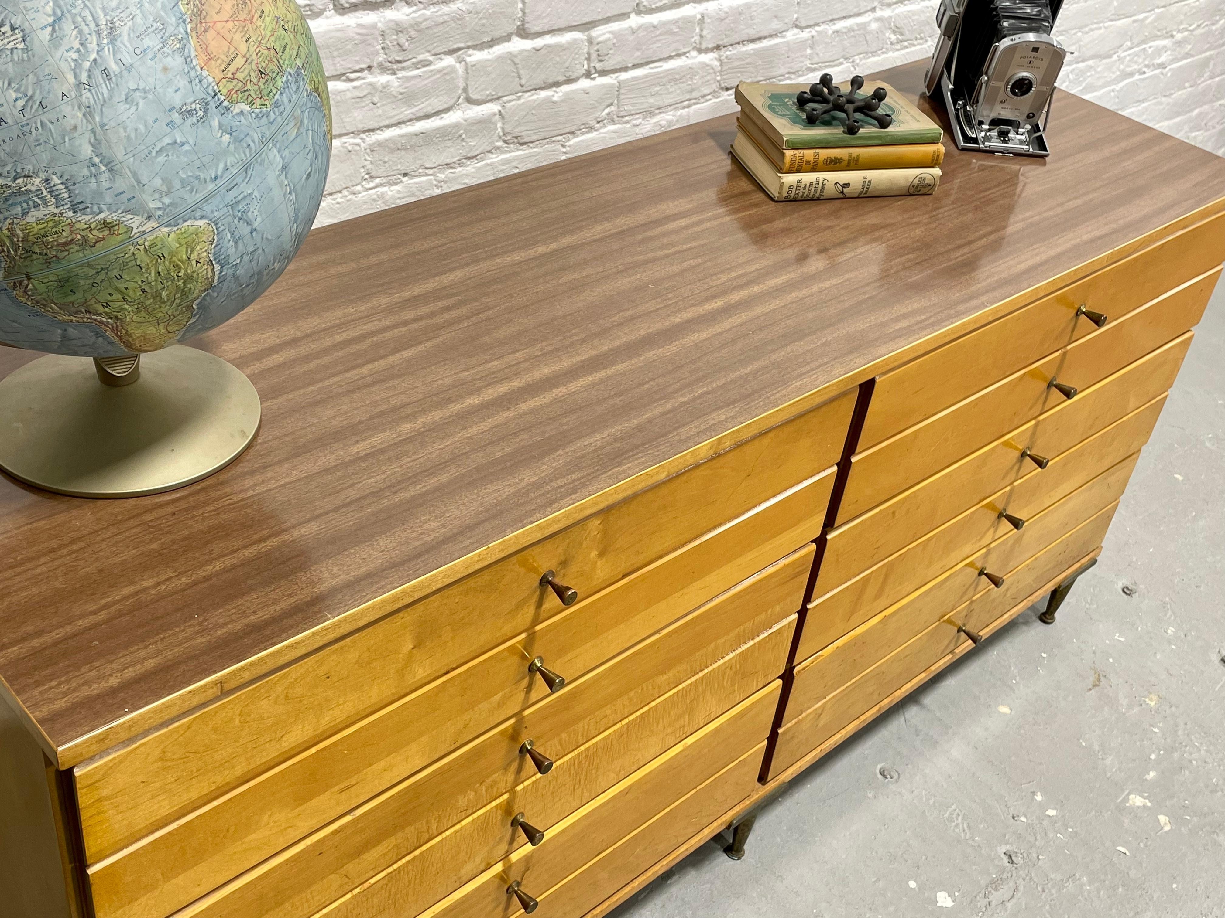 Paul McCobb Styled Mid-Century Modern Double Dresser / Credenza For Sale 2