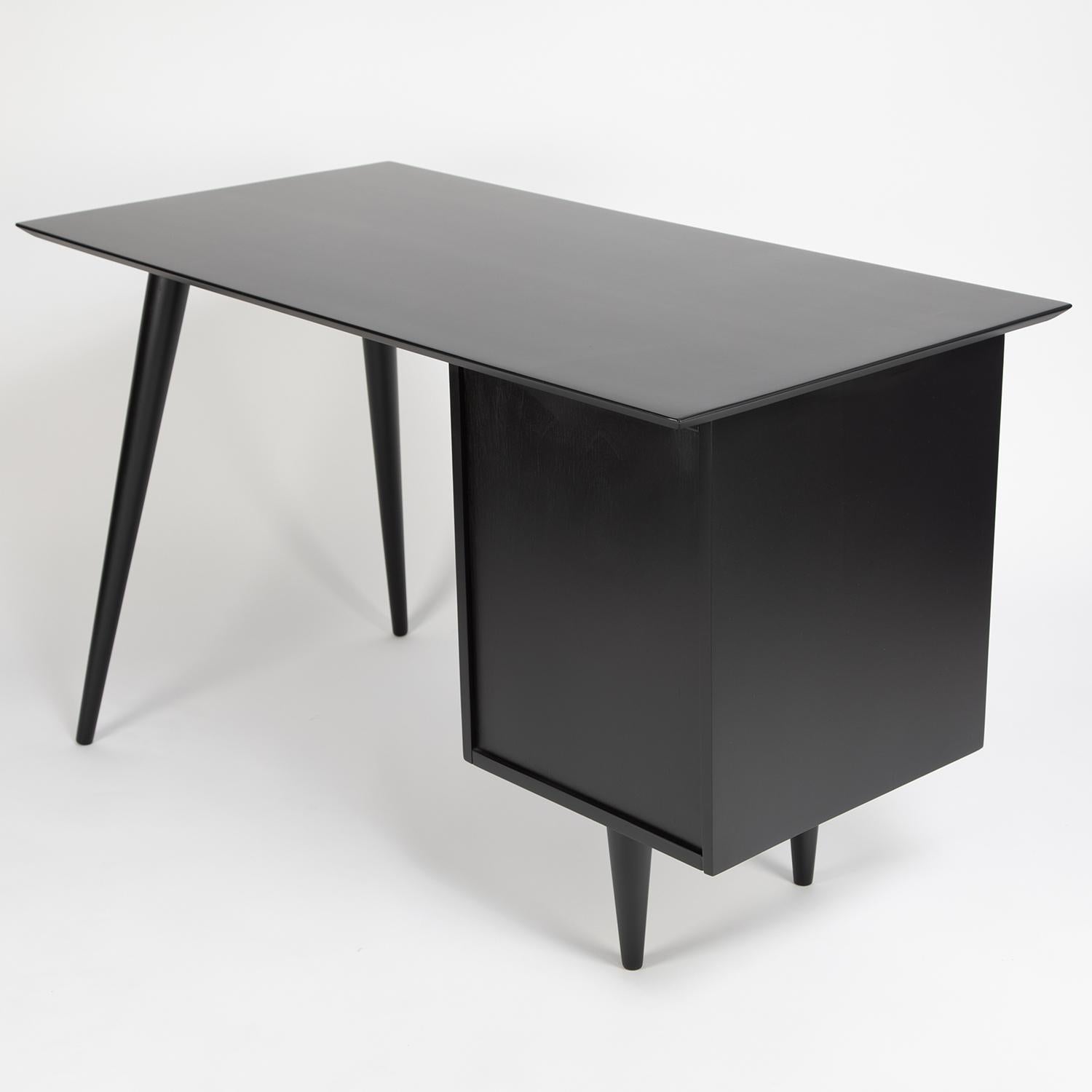 Paul McCobb Stylish Desk in Ebonized Maple, 1950s 'Signed' In Excellent Condition In New York, NY