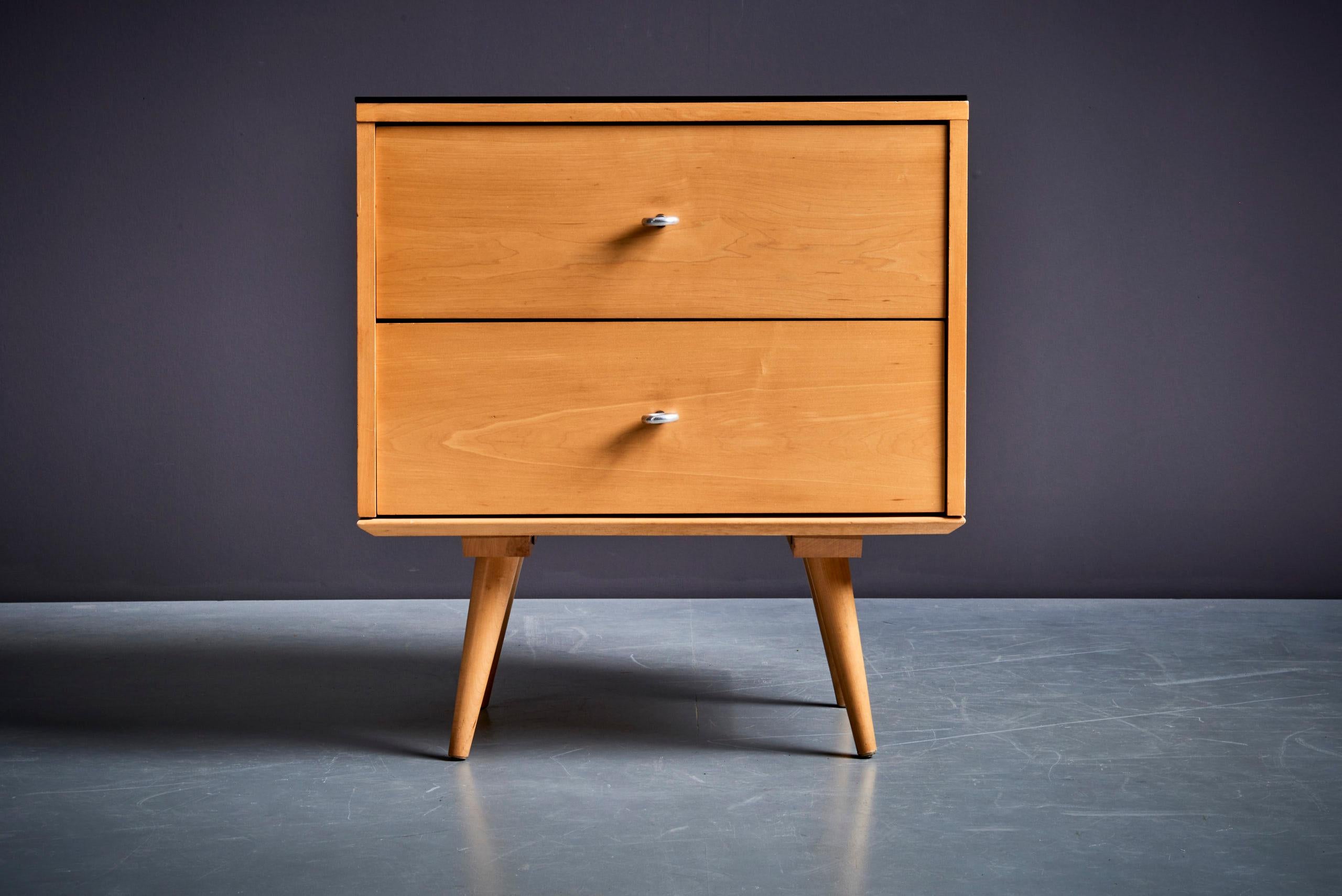 Mid-Century Modern Paul McCobb Two-Drawer on Bench with Black Vitrolite Top For Sale