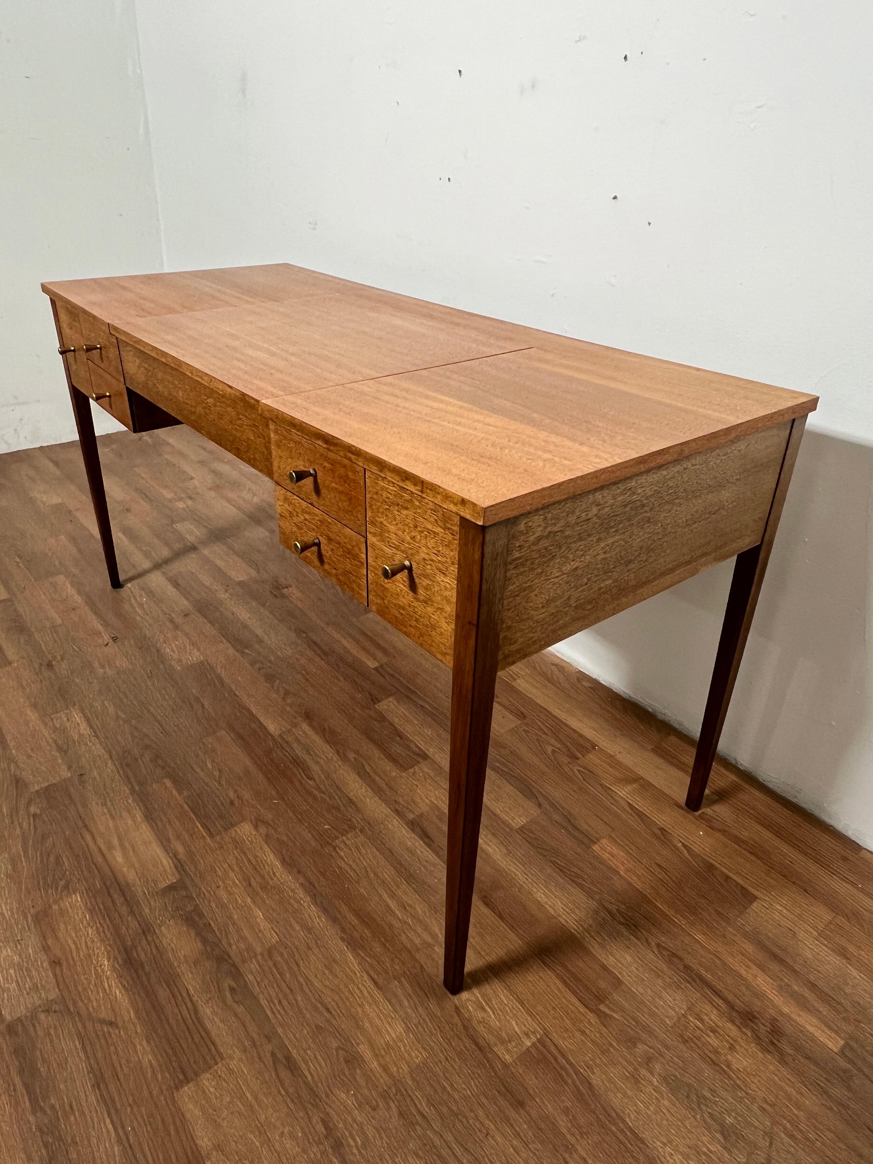 Paul McCobb Vanity Table for Calvin, Irwin Collection, Circa 1950s For Sale 4