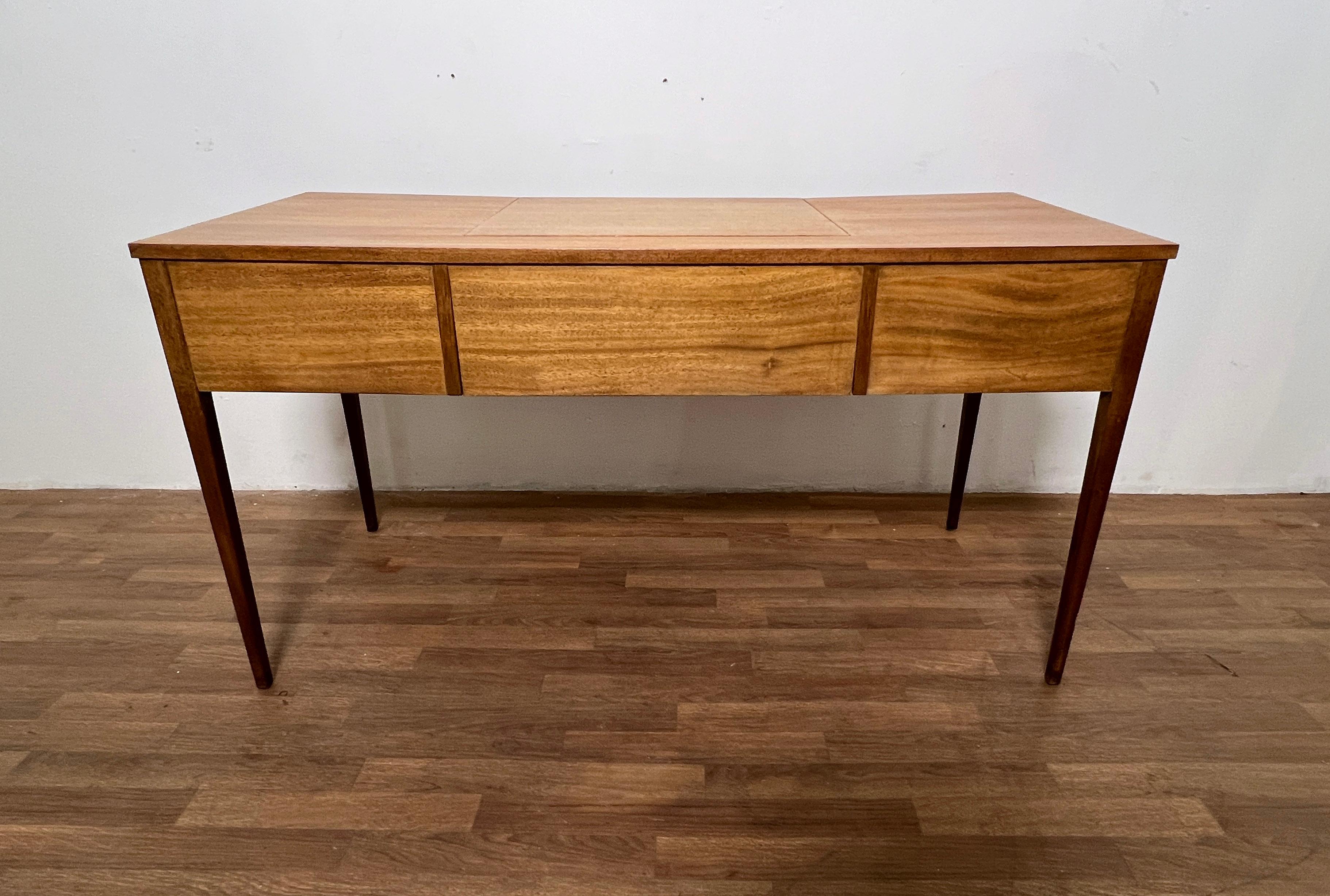 Paul McCobb Vanity Table for Calvin, Irwin Collection, Circa 1950s For Sale 5