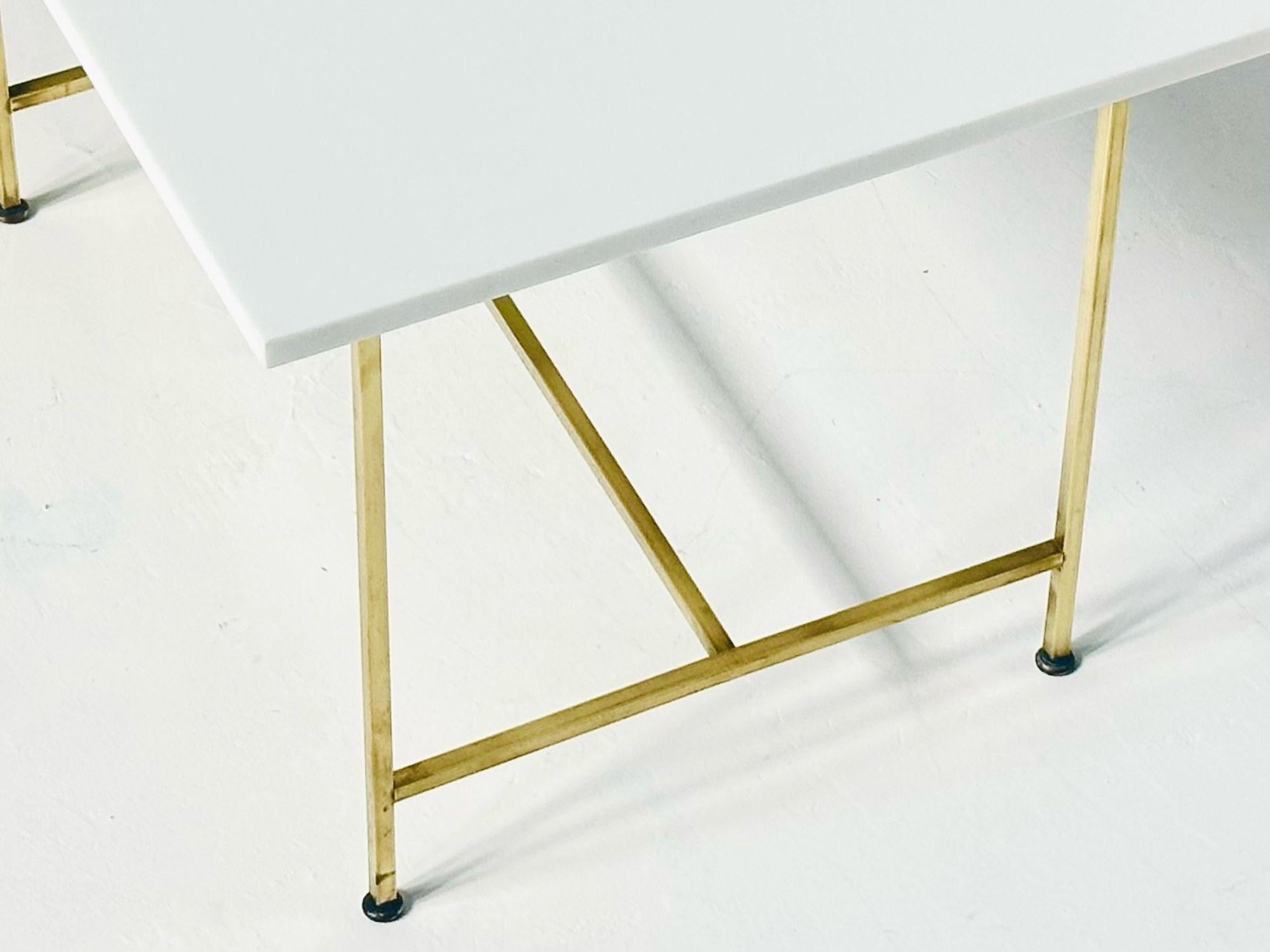 Paul McCobb Vitrolite and Brass Side/End Table, 1960 In condizioni buone in vendita a Chicago, IL