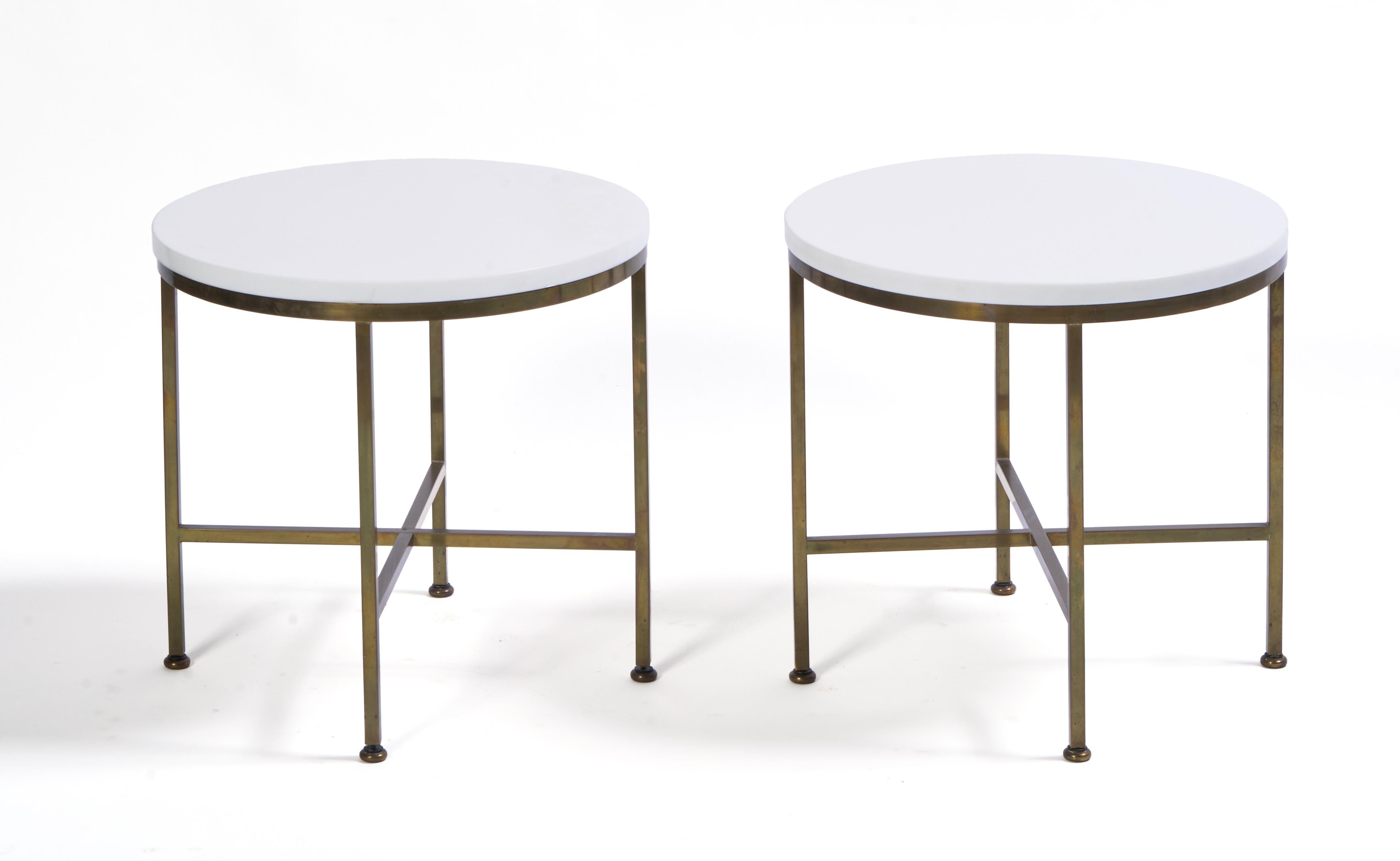 Paire de tables rondes en laiton Vitrolite Paul McCobb

Belle patine sur les bases en laiton, vitrolite en bon état avec quelques petits éclats comme indiqué.

Demandez des devis pour d'autres types d'expédition.

17,25 x 16h