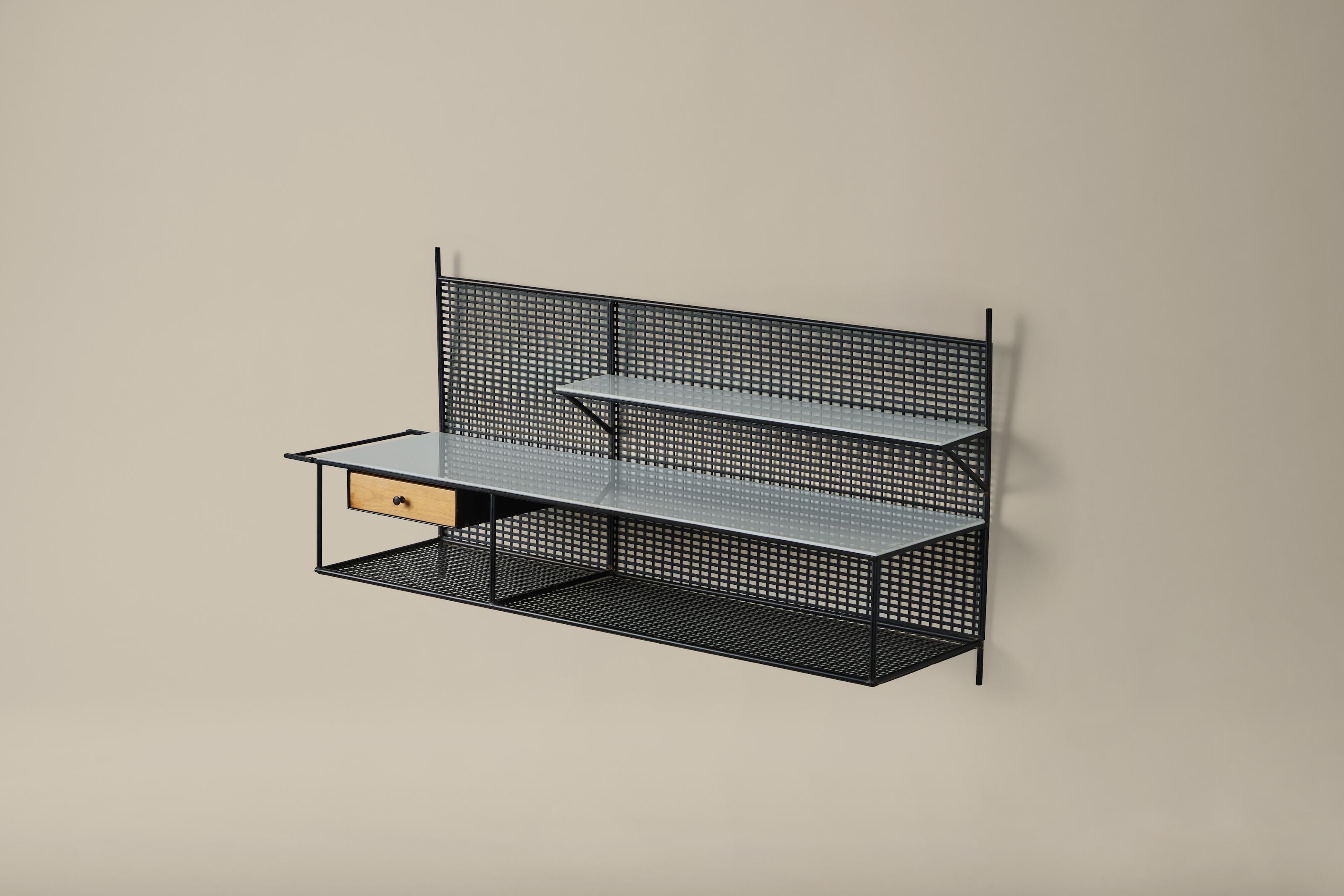 Consola Flotante de Pared Paul McCobb en Bueno estado para la venta en Culver City, CA