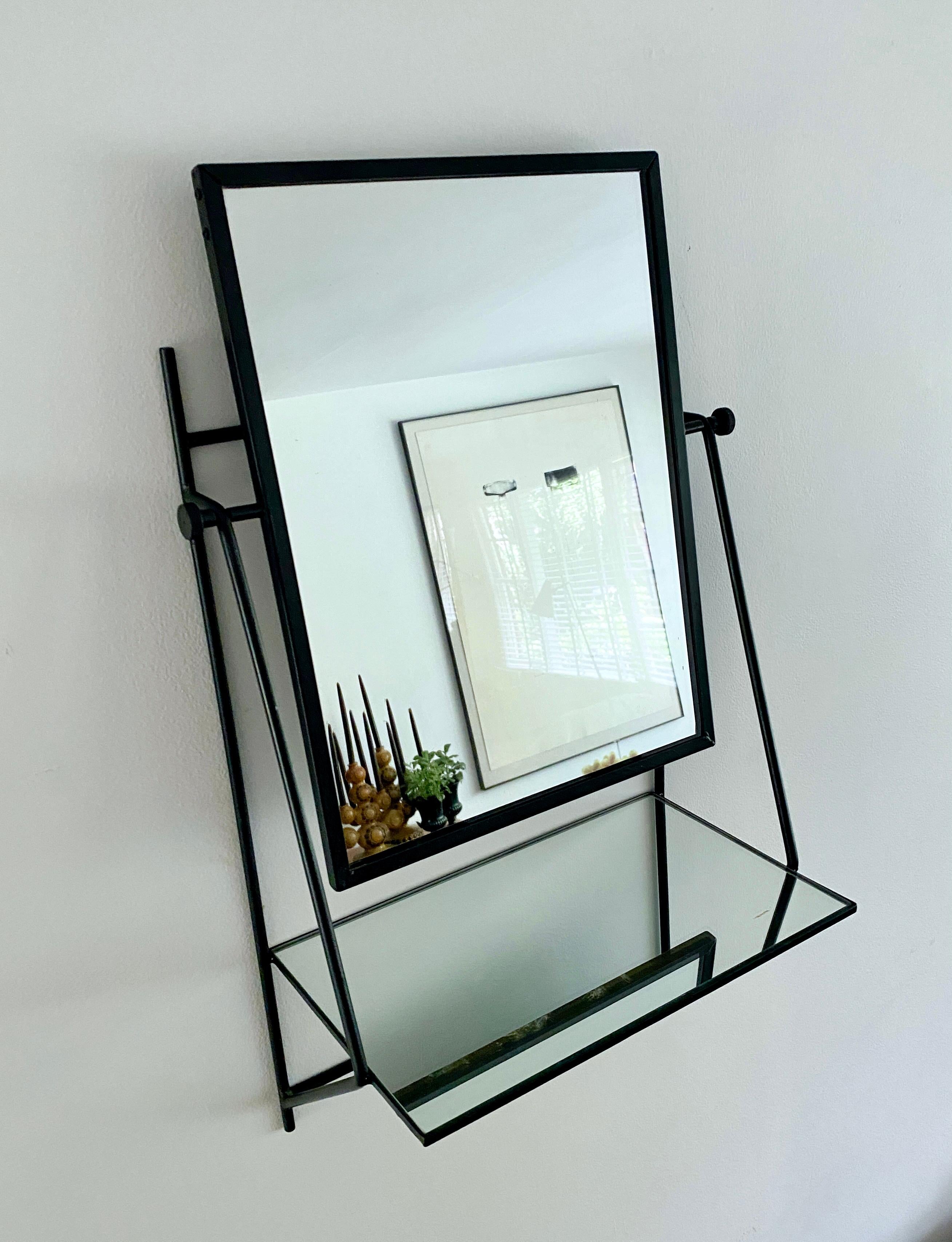 Paul McCobb Wall Mounted Mirror With Shelf For Bryce Originals In Good Condition For Sale In Doraville, GA