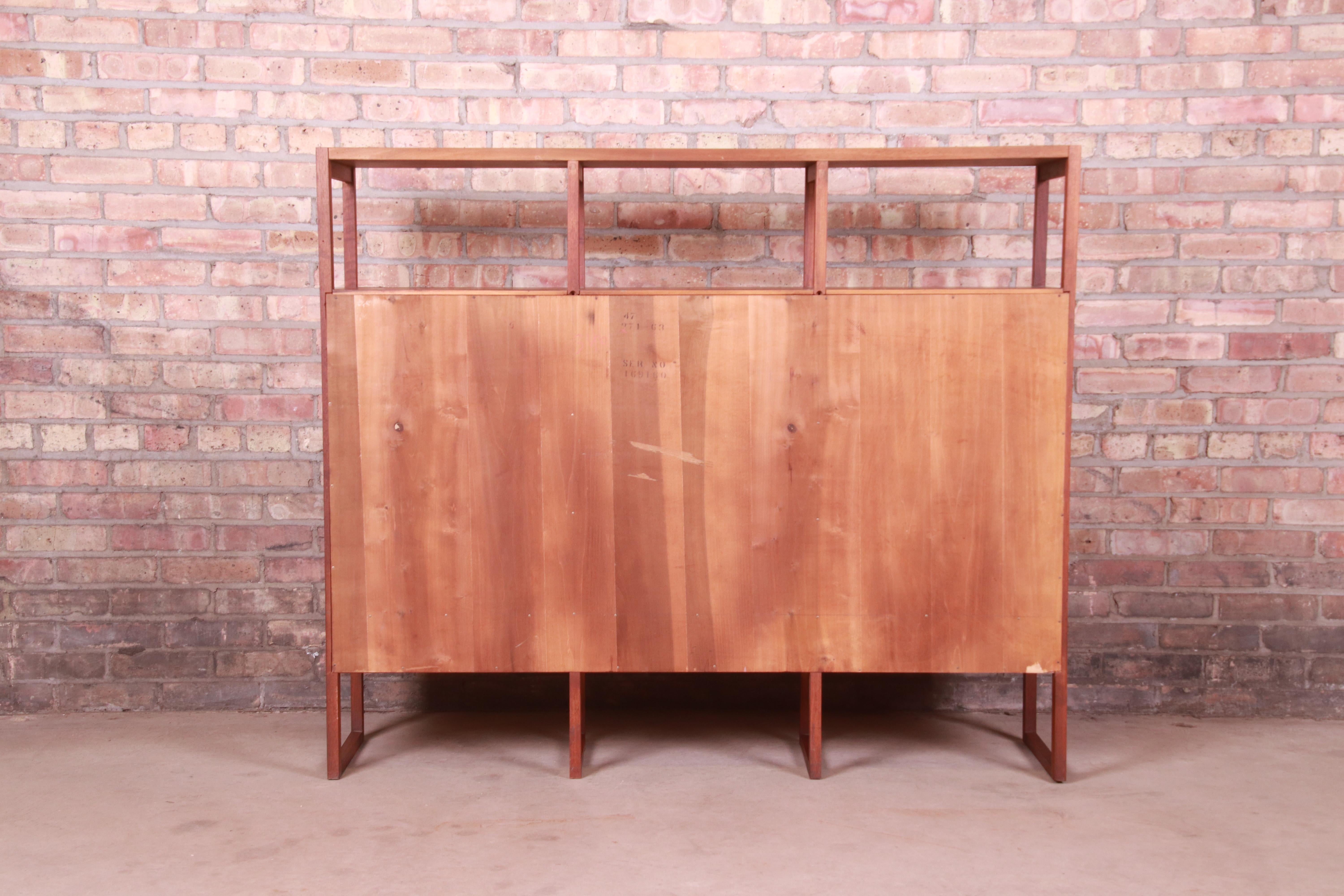 Paul McCobb Walnut Bookcase or Wall Unit, 1960s 5