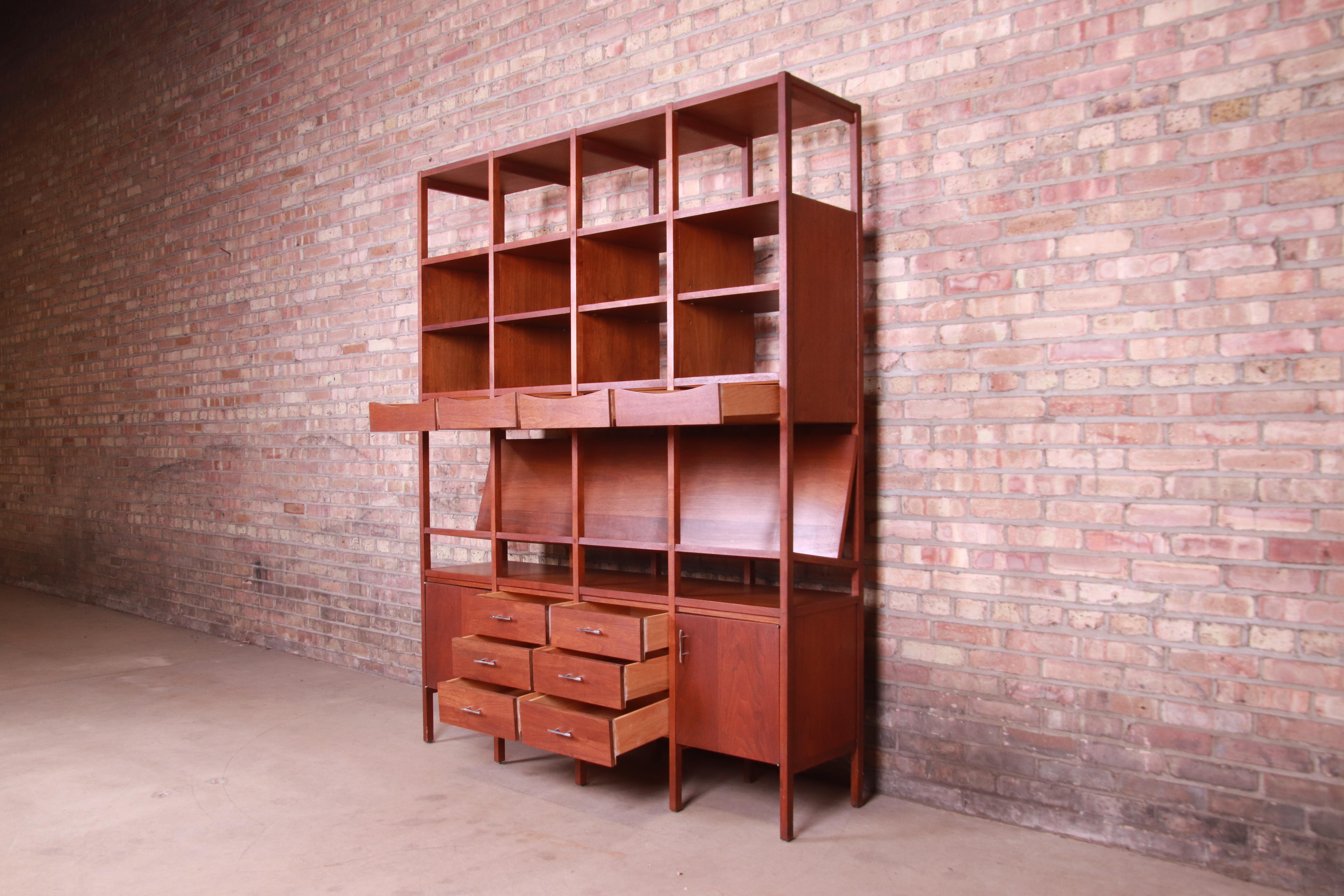 Mid-20th Century Paul McCobb Walnut Bookshelf Wall Unit or Room Divider, 1960s