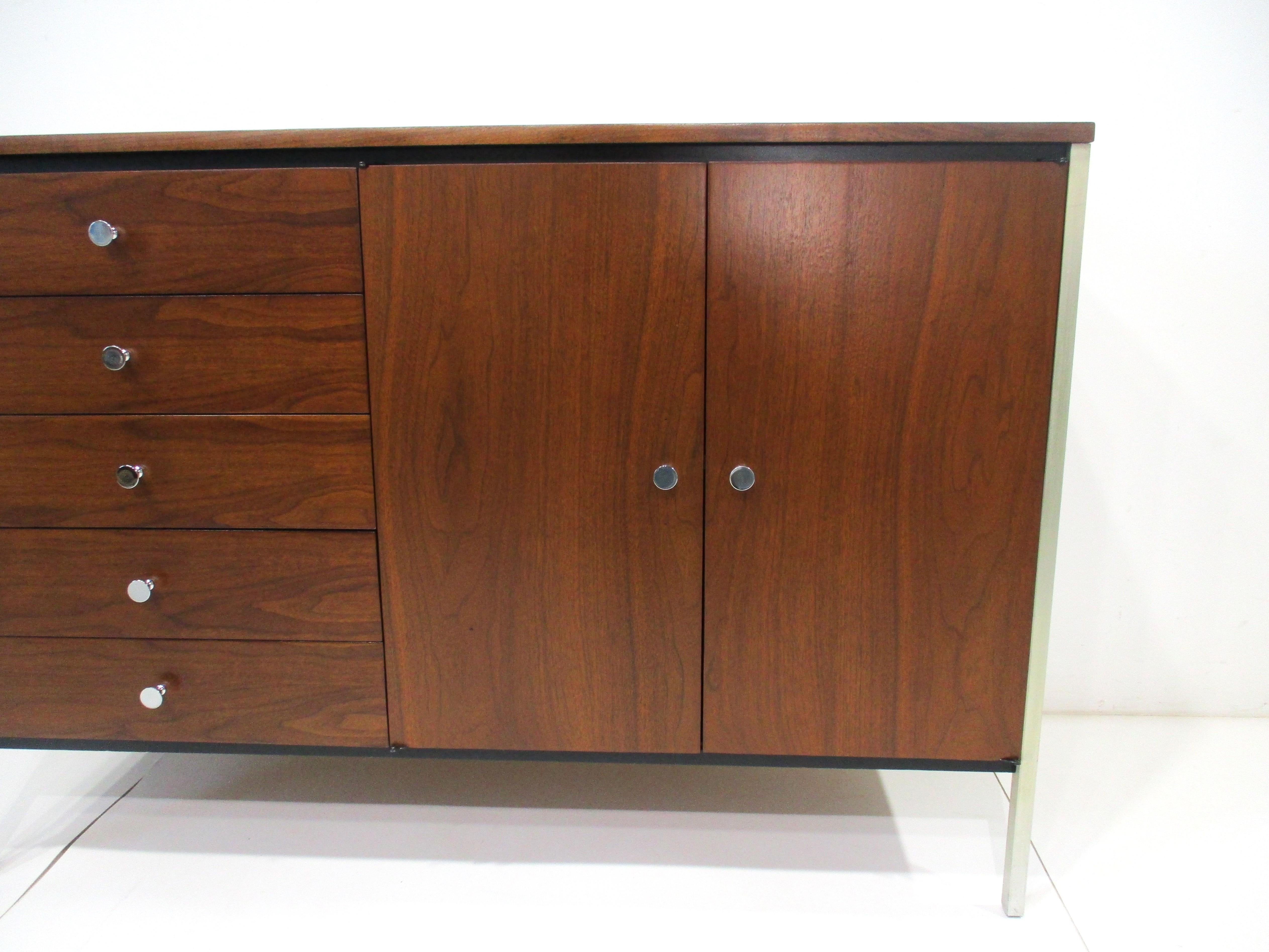 Mid-Century Modern Paul McCobb Walnut Cabinet for H. Sacks & Sons Connoisseur Collection  For Sale