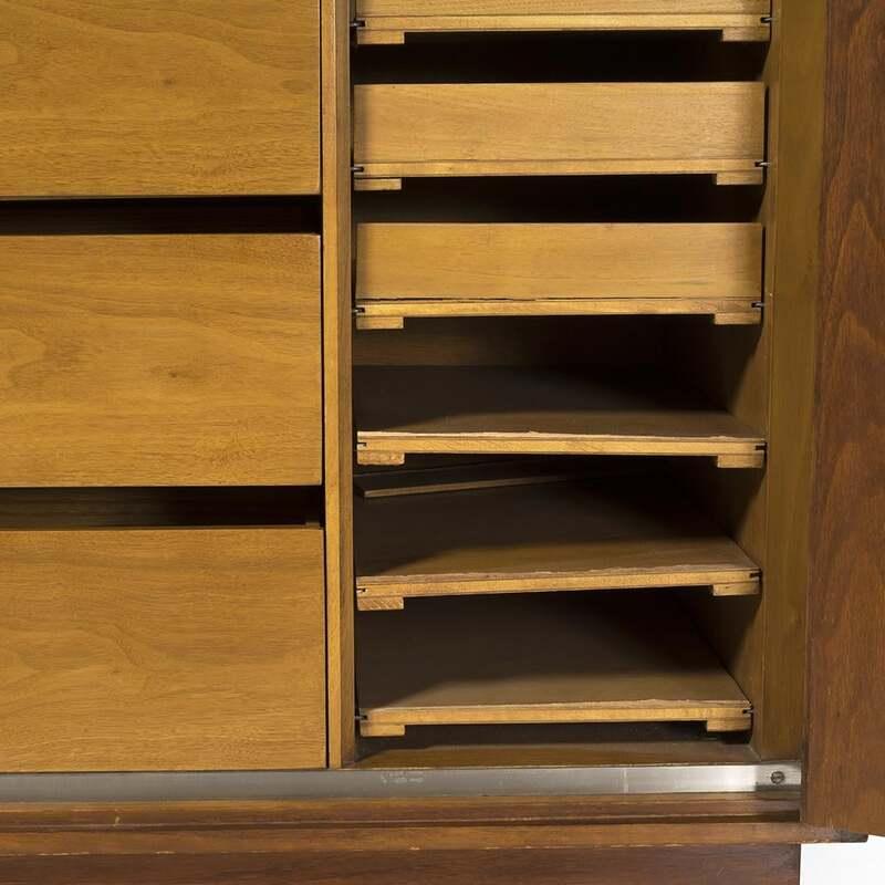 20th Century Paul McCobb Walnut Gentleman's Chest, circa 1960s For Sale