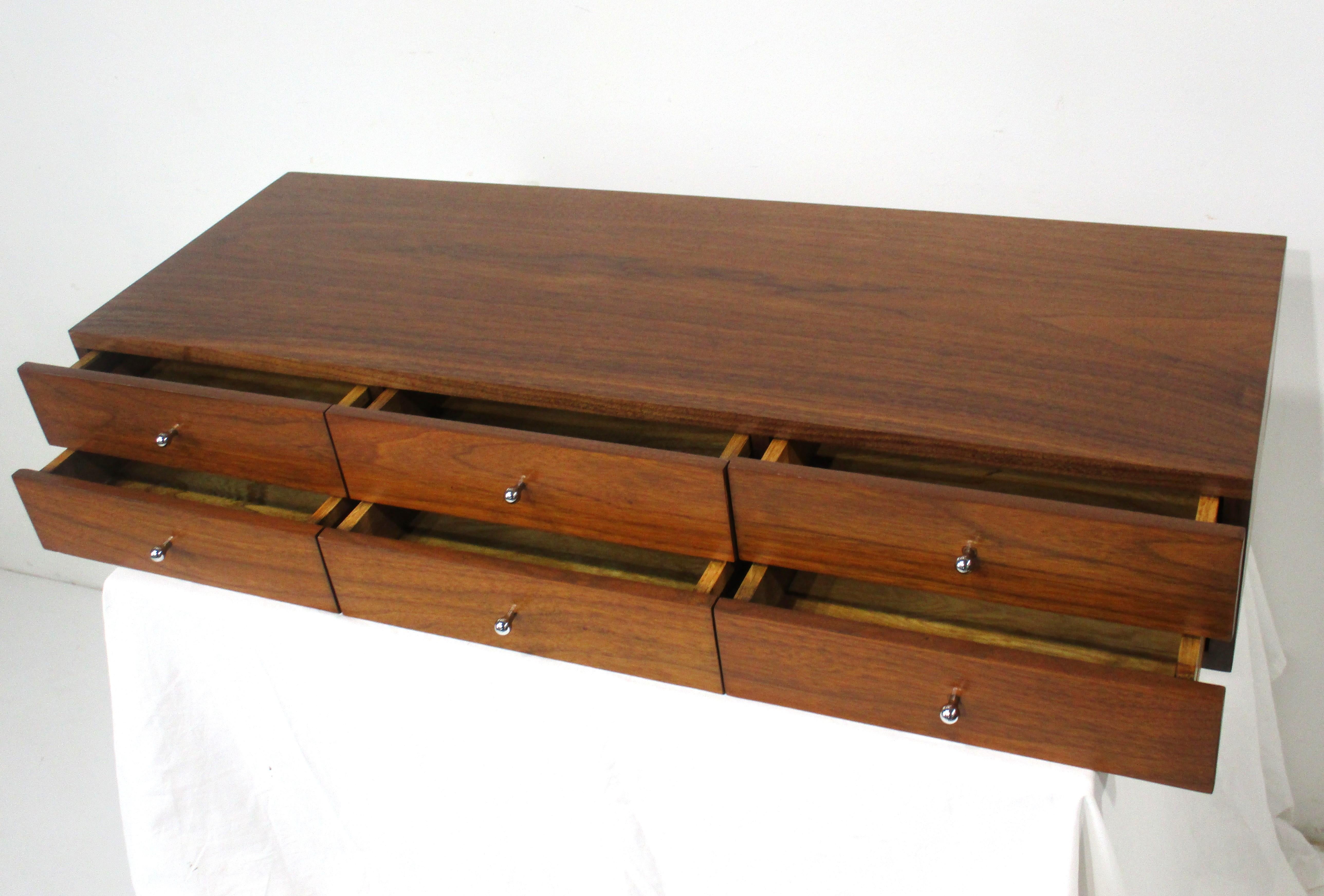 Paul McCobb Walnut Jewelry Box for H. Sacks & Sons Connoisseur Collection   For Sale 1
