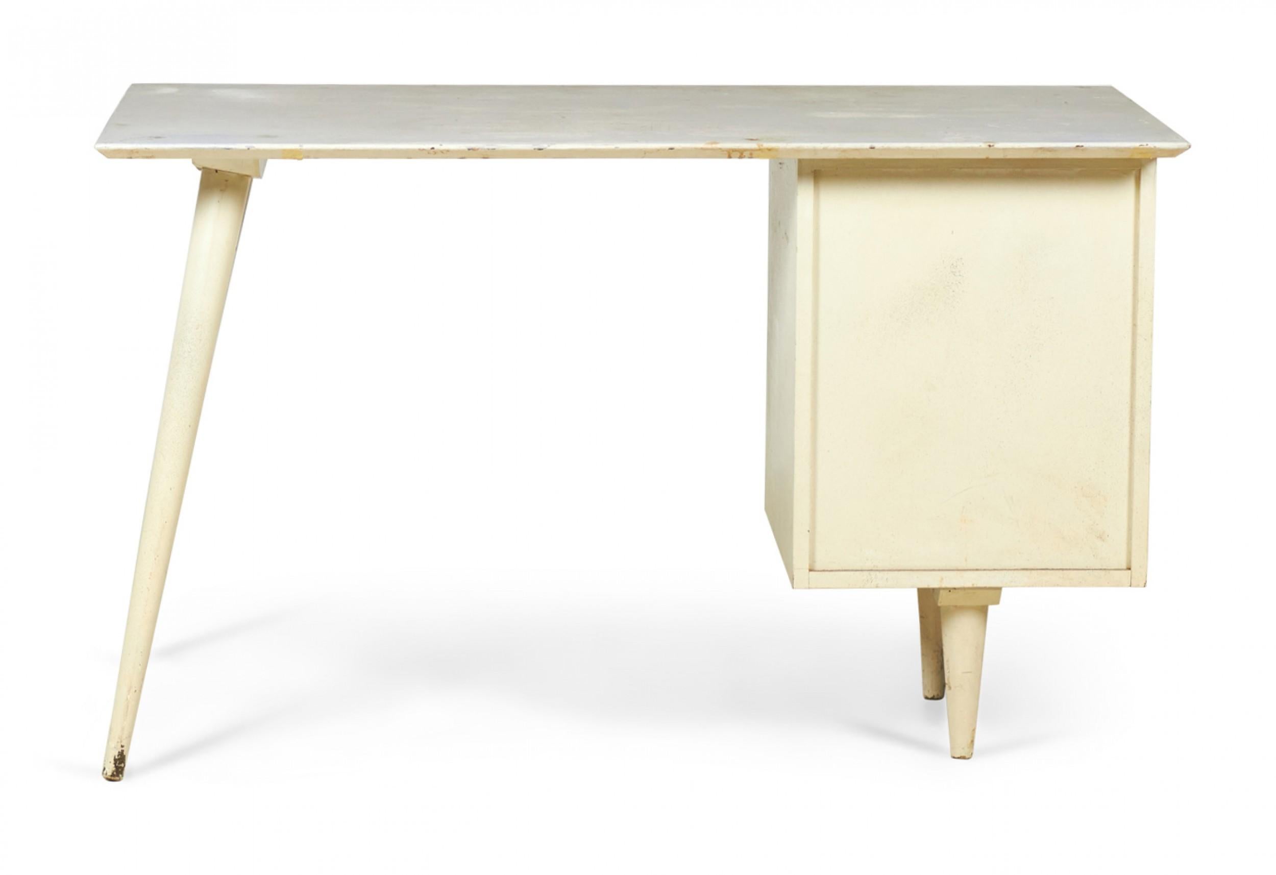 Mid-Century Modern Paul McCobb White Finish Wooden Student Desk 'Model 1560' For Sale