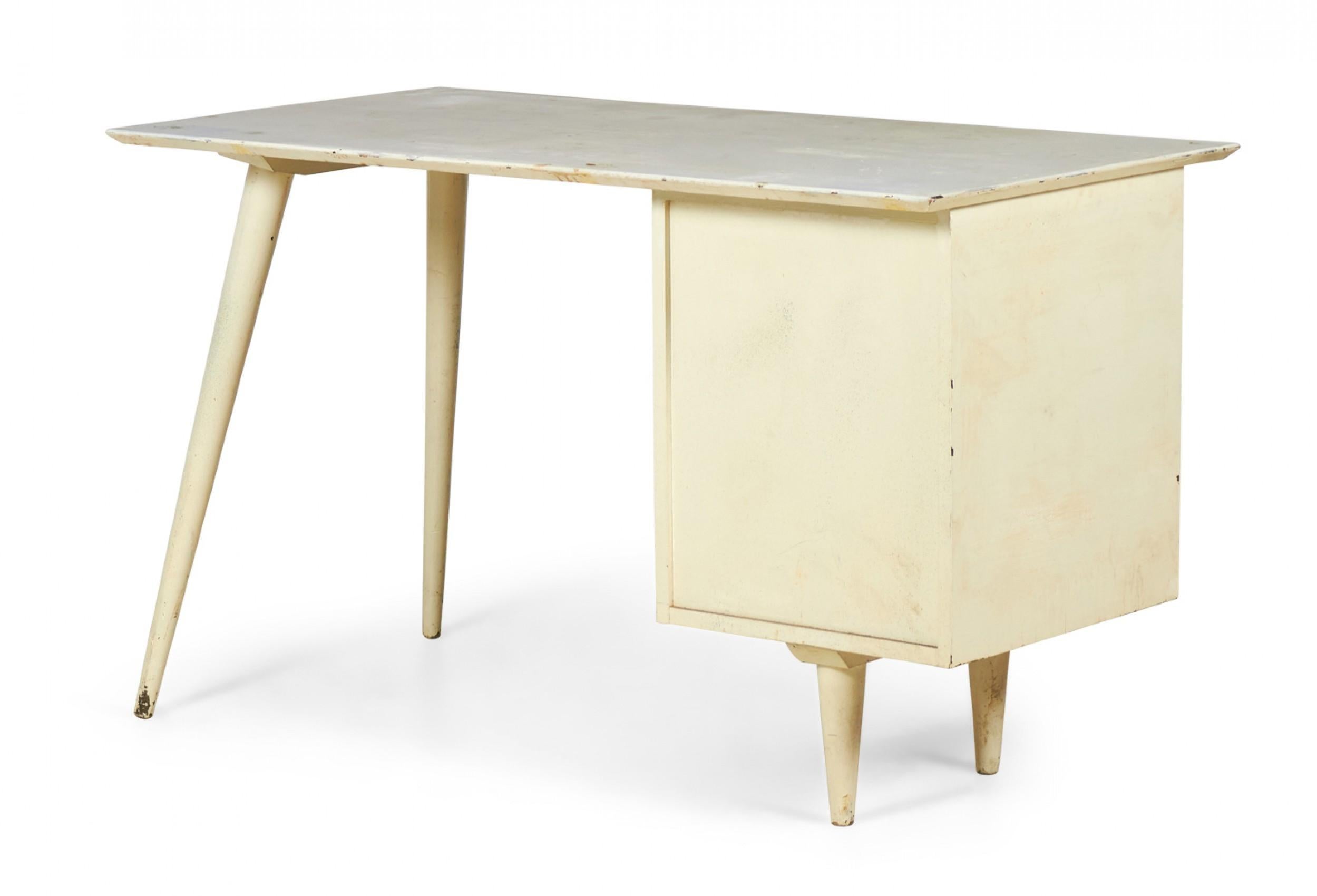 Paul McCobb White Finish Wooden Student Desk 'Model 1560' In Good Condition For Sale In New York, NY