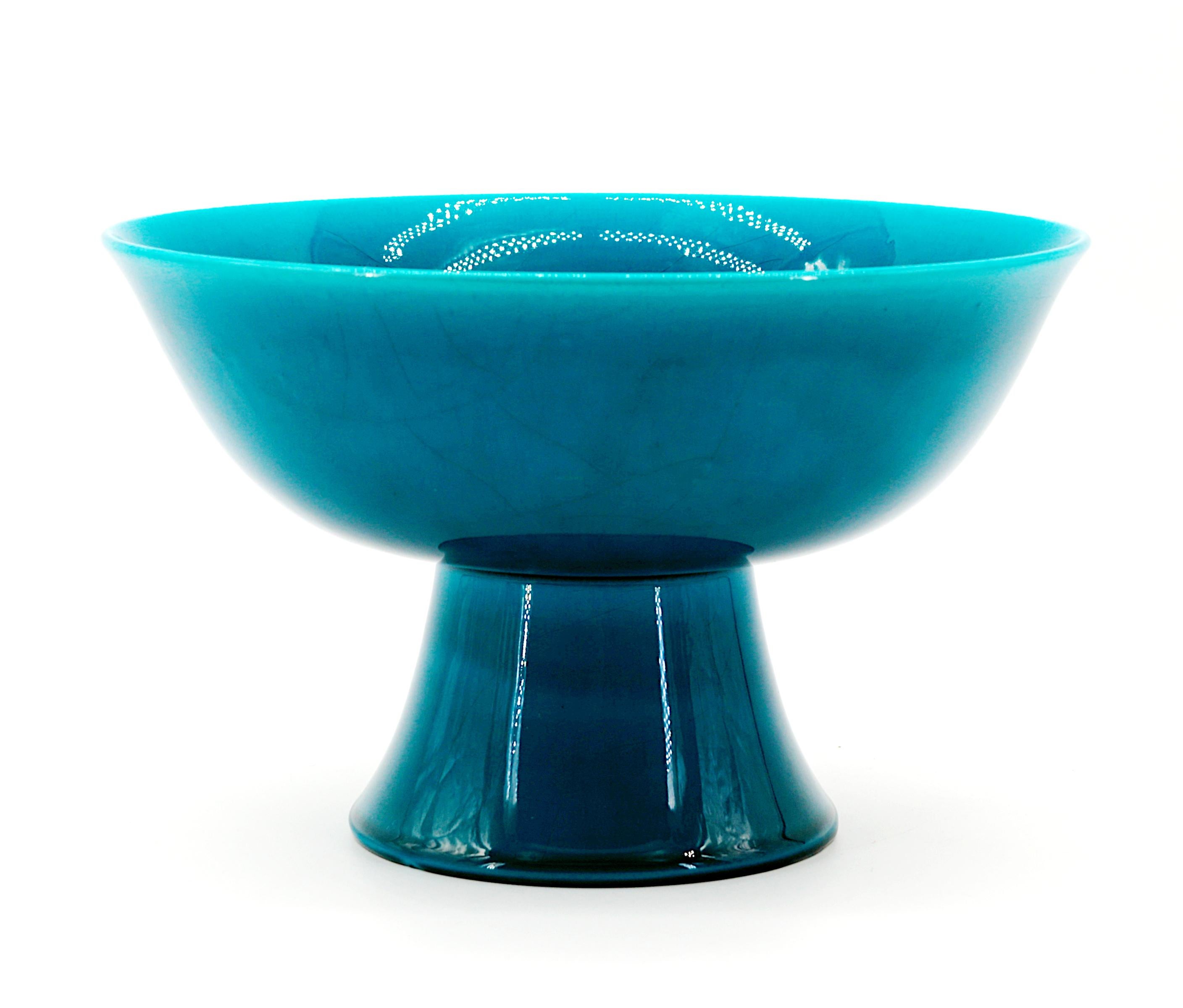 Ciotola francese in ceramica Art Deco di Paul Milet, Sèvres, Francia, anni '1920. Questa elegante ciotola in ceramica Art Déco francese, creata da Paul Milet negli anni '30, è un bellissimo esempio della raffinata maestria per cui è rinomata la