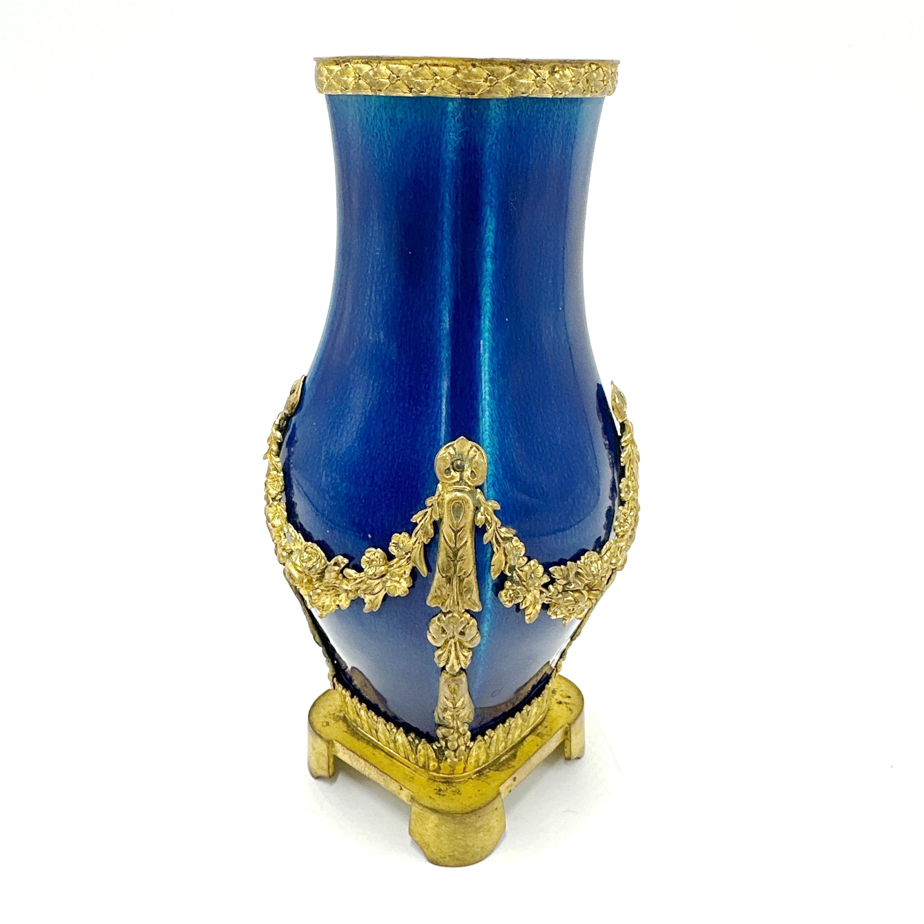 Vaso francese in stile Sèvres Luigi XVI firmato Paul Milet. Inizio del XX secolo in vendita 6