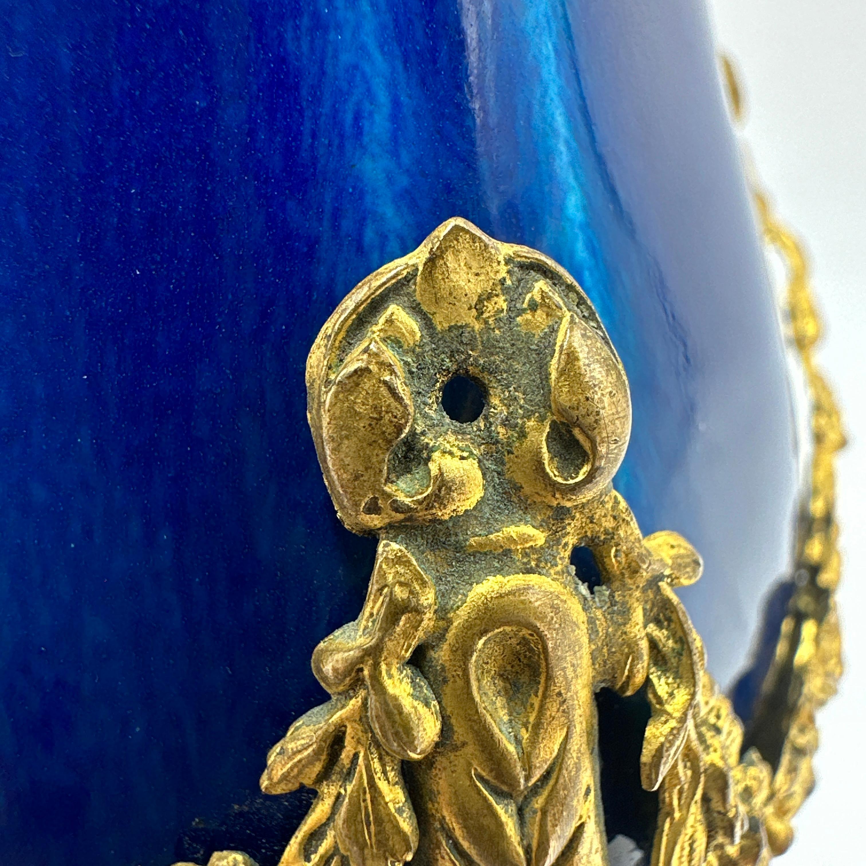 Vaso francese in stile Sèvres Luigi XVI firmato Paul Milet. Inizio del XX secolo in vendita 2