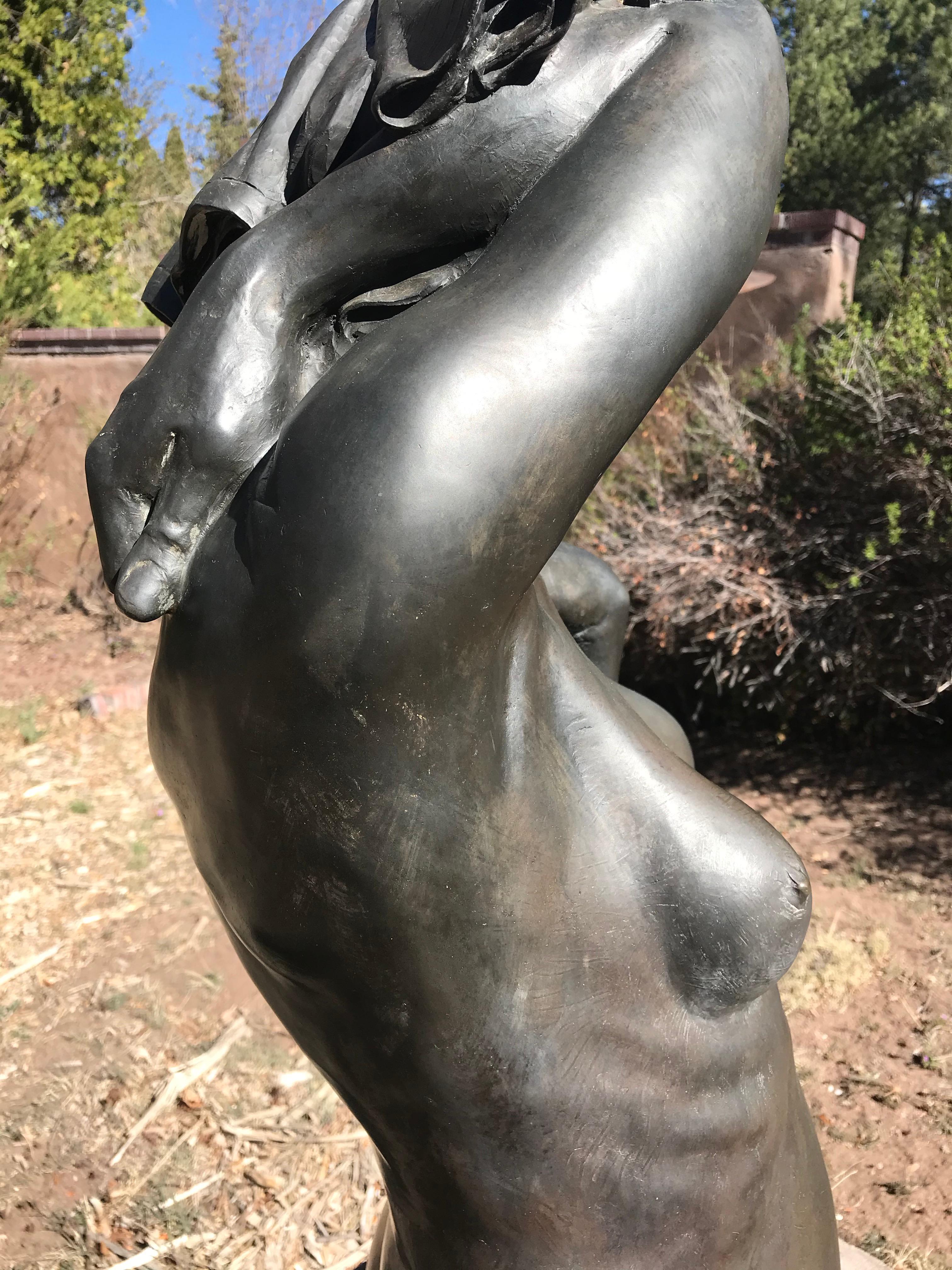 Awakening, Bronzeskulptur von Paul Moore, Fackel, nackte Frau  im Angebot 7