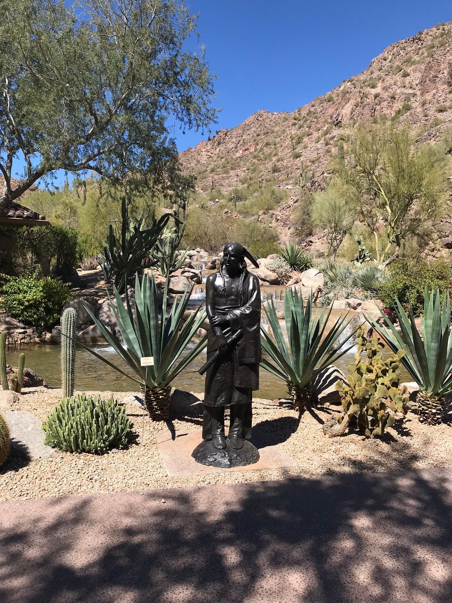 Aspettando il suo amante, scultura in bronzo di Paul Moore, flauto dei nativi americani in vendita 3