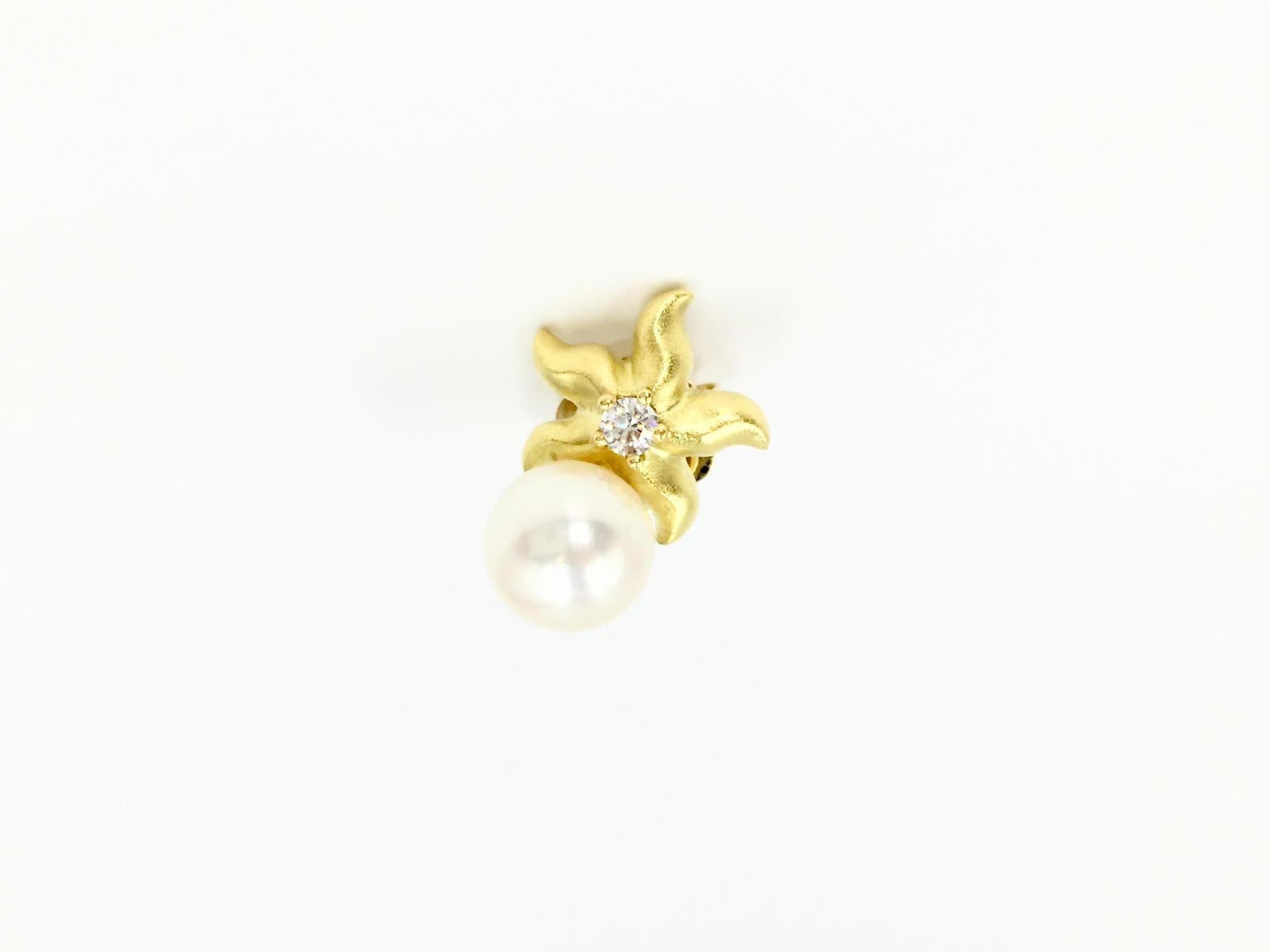 Round Cut Paul Morelli 18 Karat Starfish Pearl Earrings with Diamonds