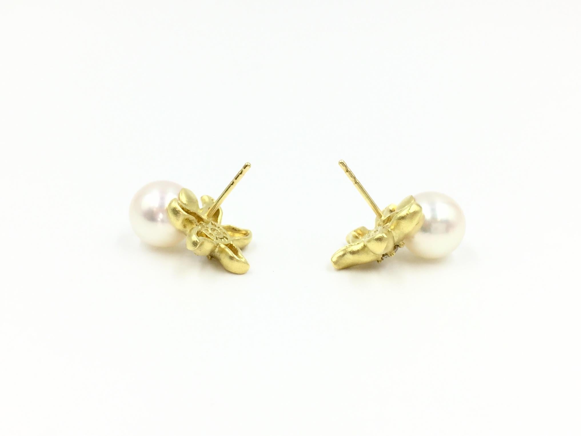 Paul Morelli 18 Karat Starfish Pearl Earrings with Diamonds In New Condition In Pikesville, MD