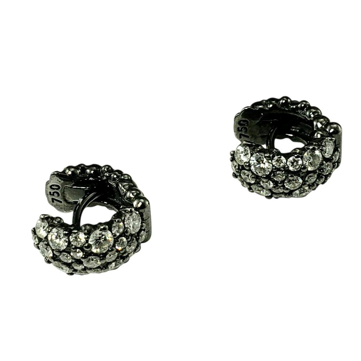 Paul Morelli Boucles d'oreilles Huggie en or noir 18 carats avec confettis et diamants #23024 Bon état - En vente à Washington Depot, CT