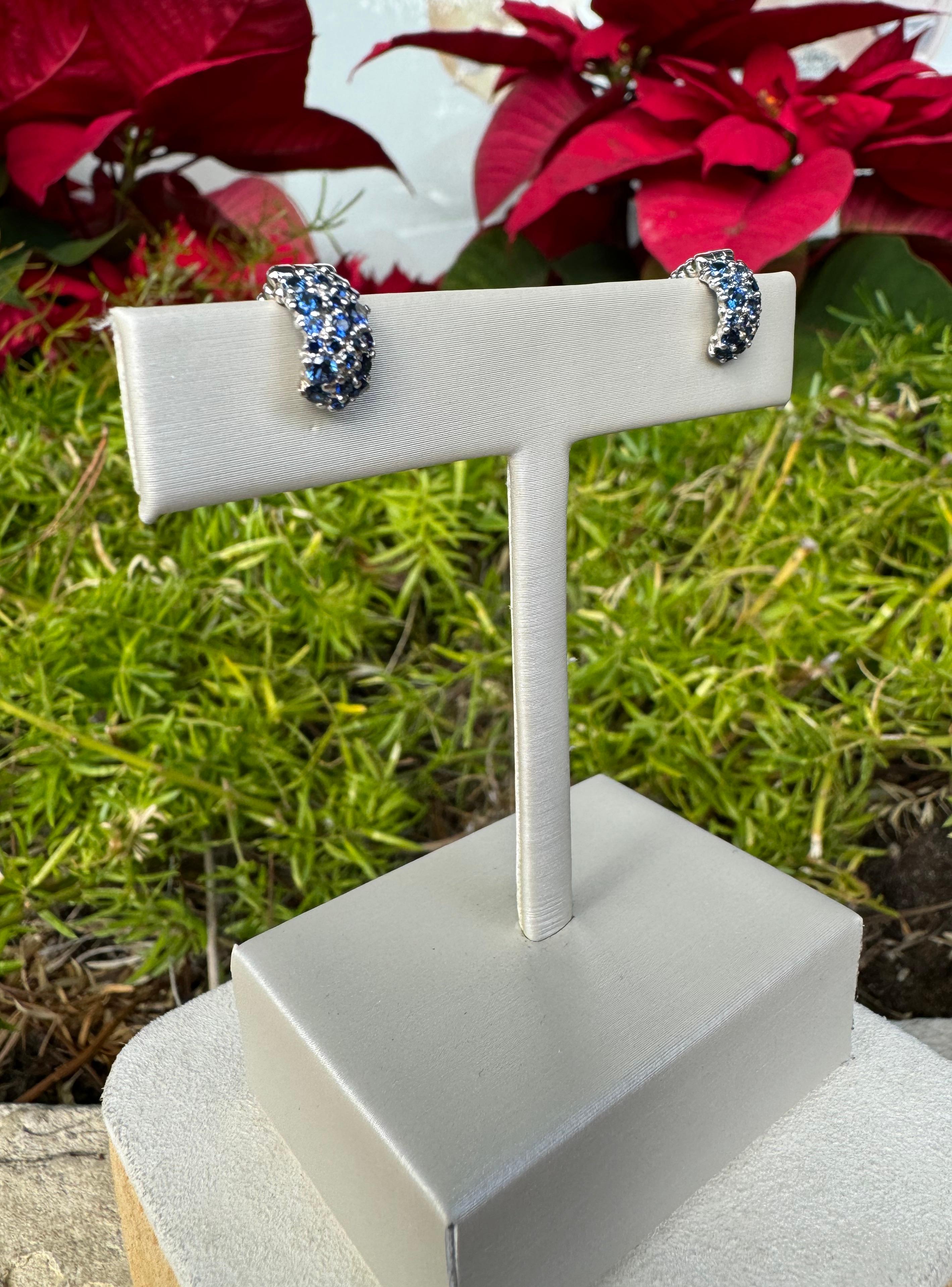Women's Paul Morelli 18K White Gold Small Confetti Snap Hoop Earrings with Blue Sapphire For Sale