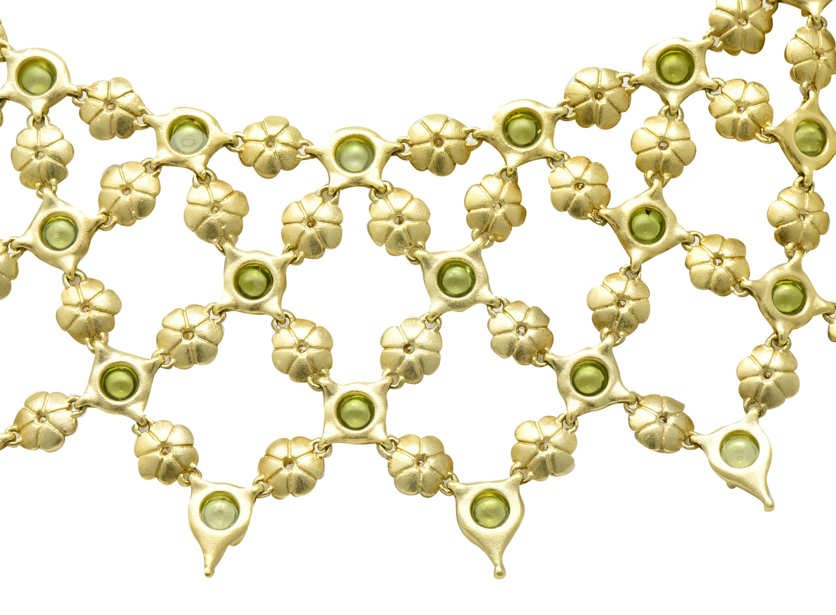Paul Morelli 30.52 Carat Peridot Diamond 18 Karat Gold Floral Lace Necklace In Excellent Condition In Philadelphia, PA