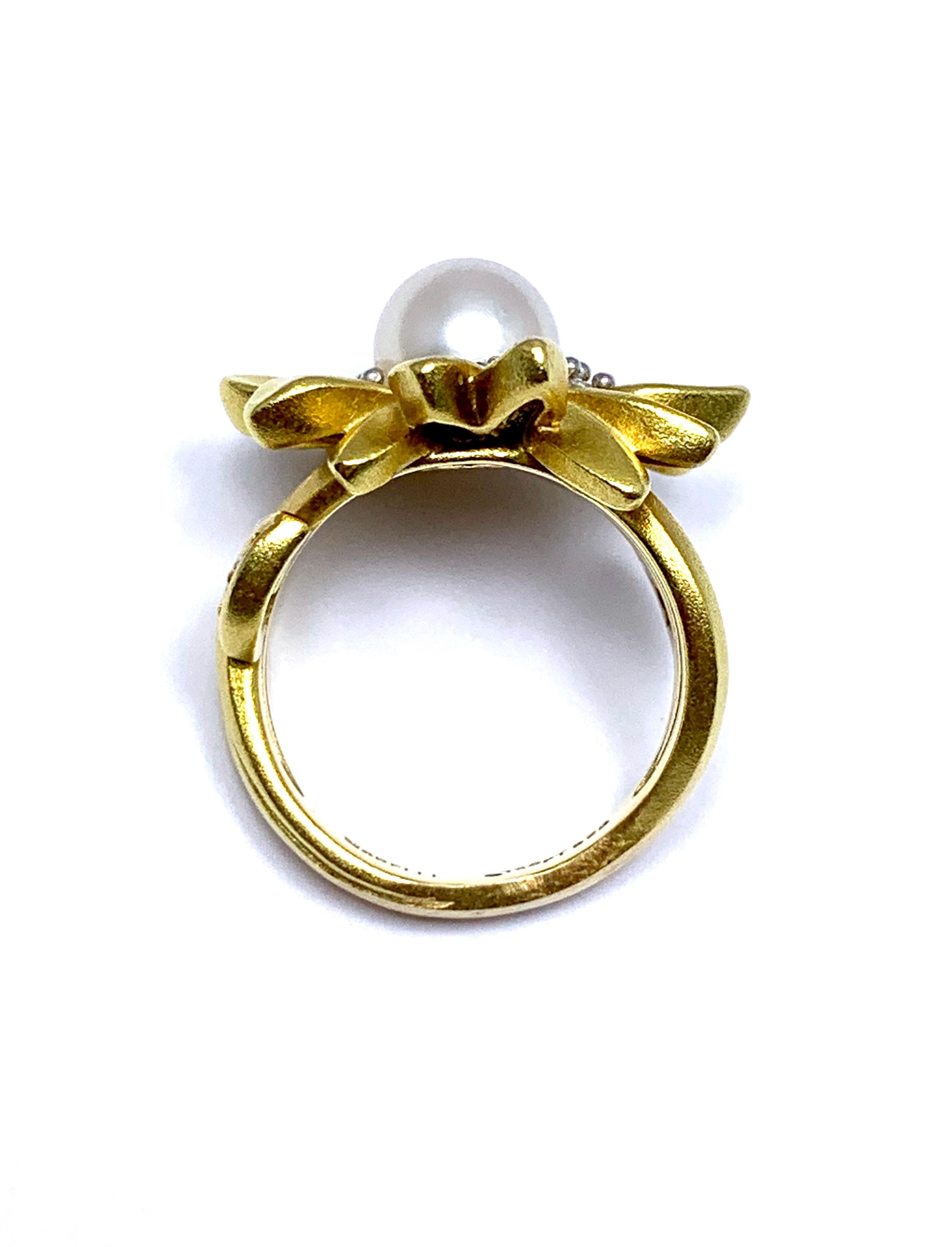 Women's or Men's Paul Morelli Cultured Pearl and Diamond 18 Karat Daisy Flower Ring