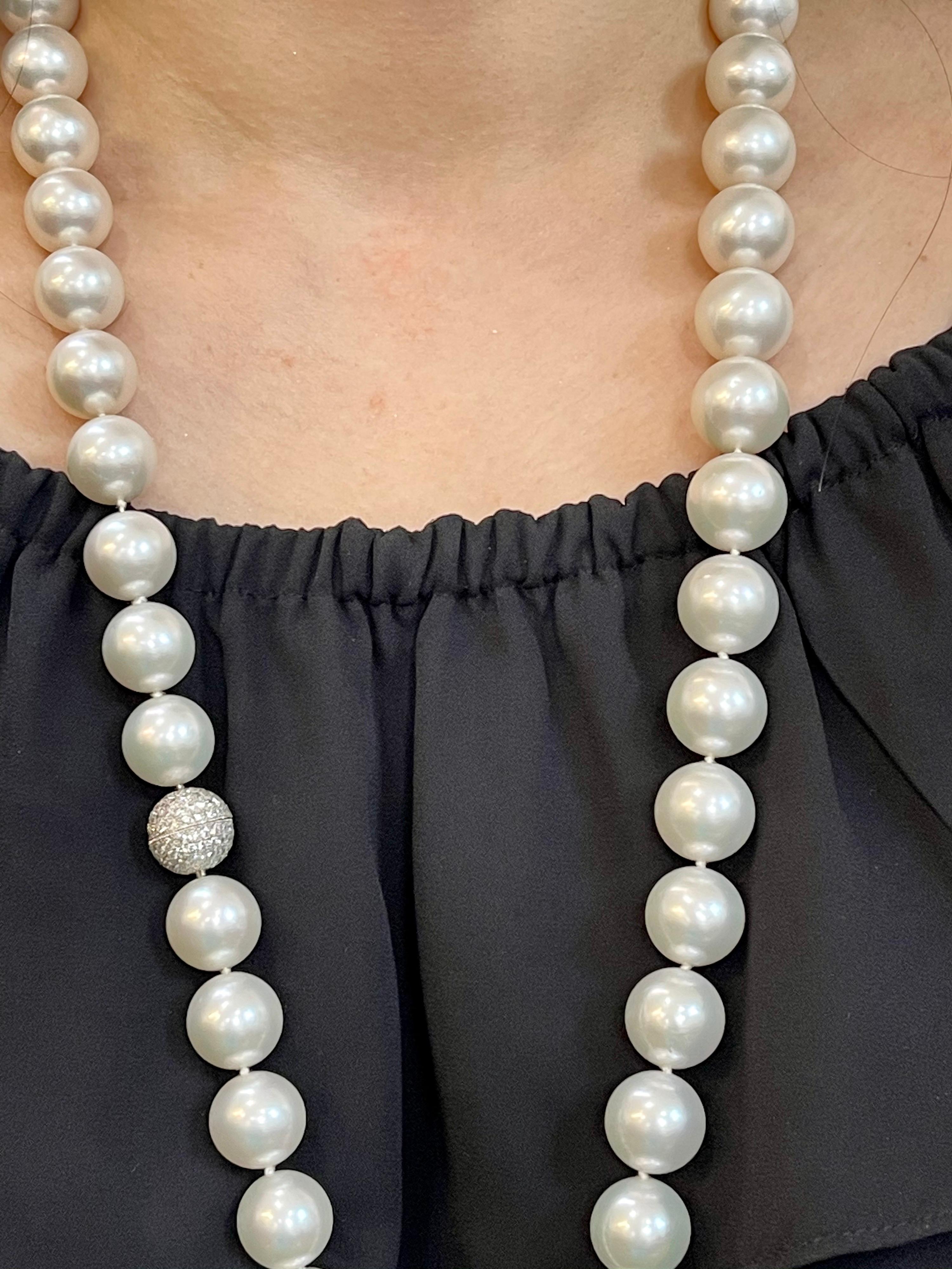 Paul Morelli  Collier Opéra avec perles des mers du Sud sans défaut et 4 ct de diamants 36 