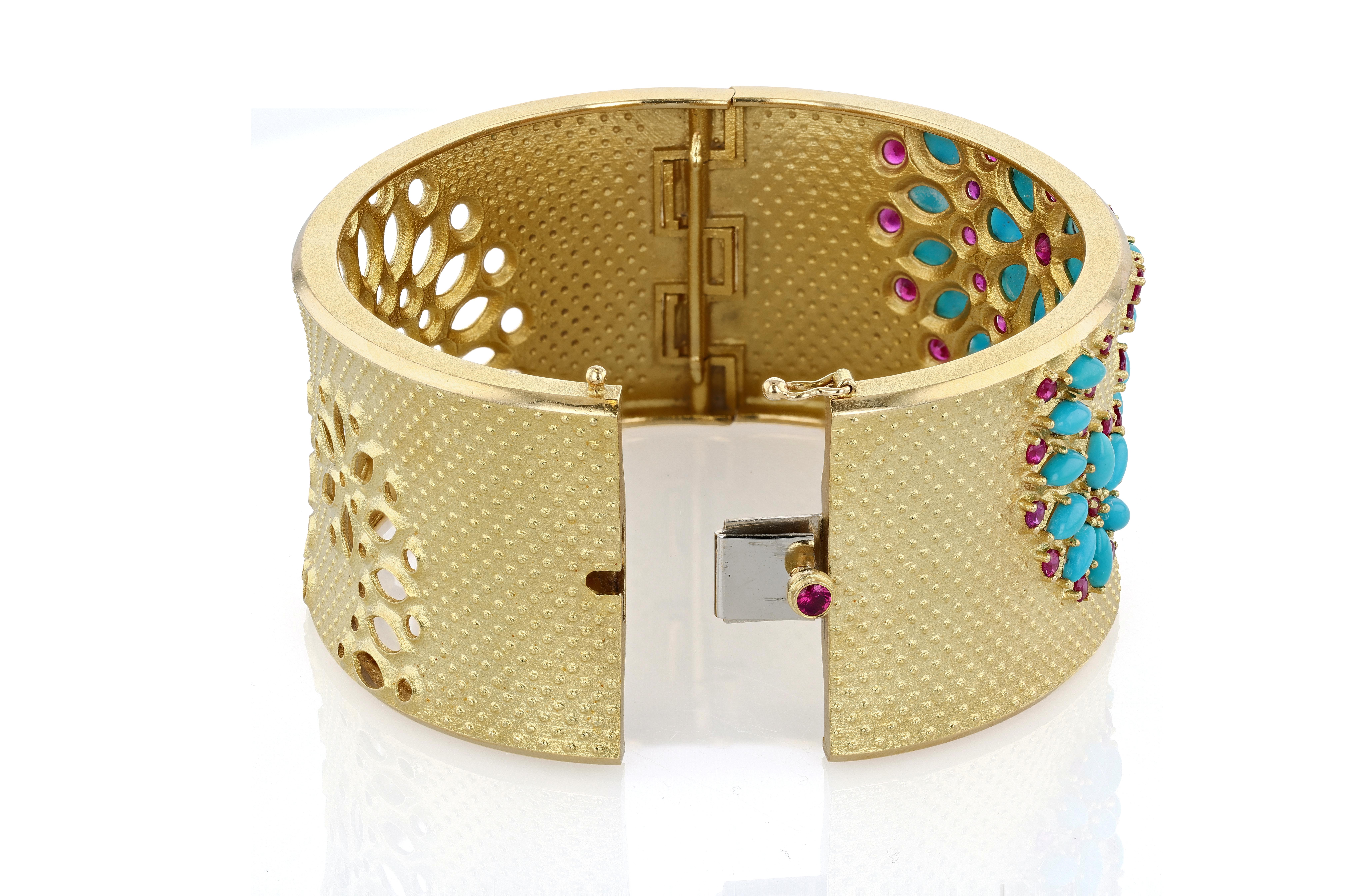Paul Morelli Pulsera de oro, turquesa y rubí Corte marquesa en venta