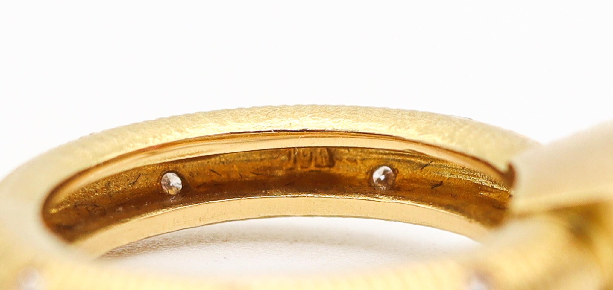 Anello-Fascia in oro 18Kt con diamanti e vivido zaffiro rosa di Paul Morelli in vendita 2