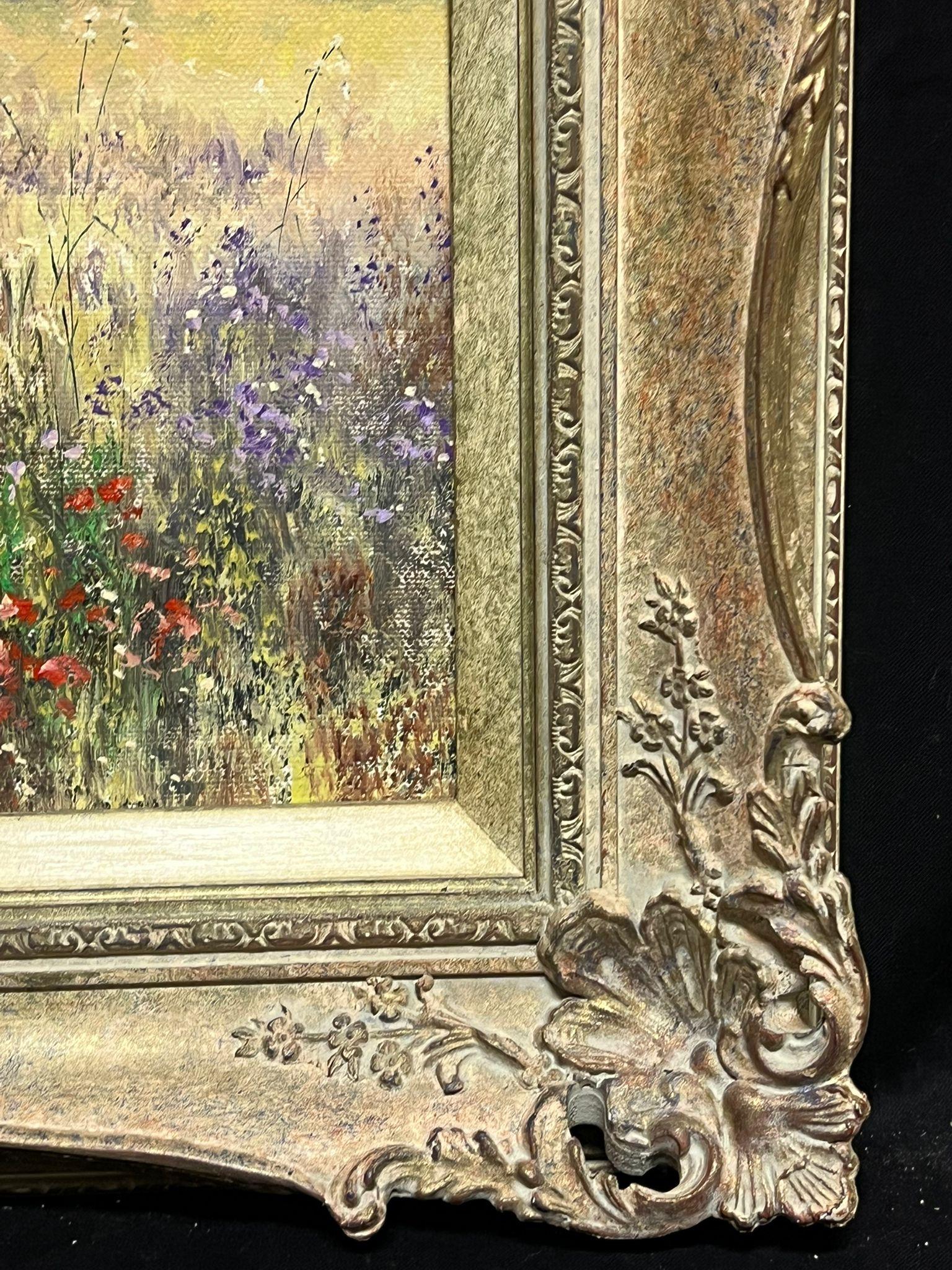 Donna in un prato di papaveri che raccoglie fiori selvatici, pittura a olio impressionista firmata in vendita 5