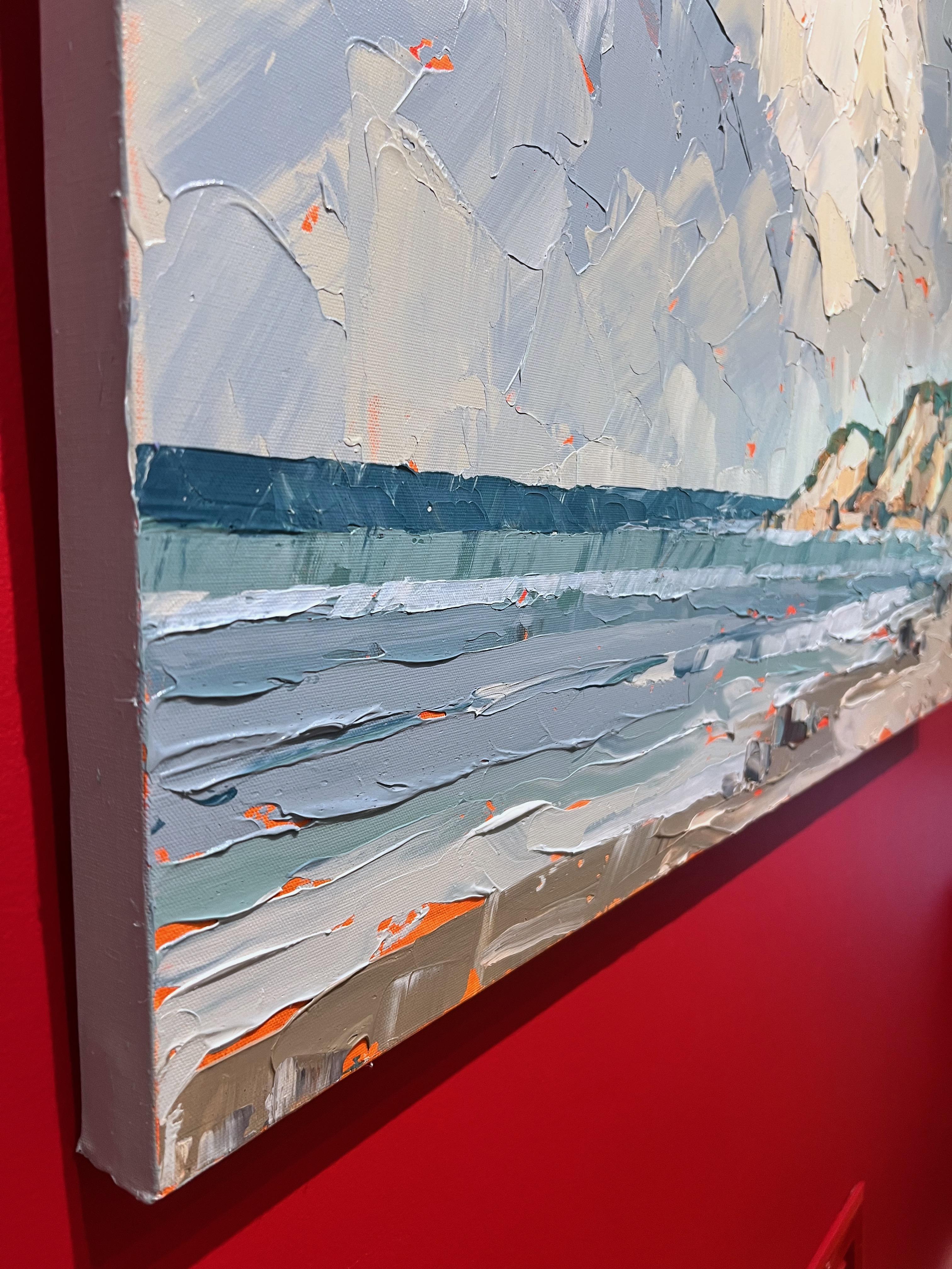 „Parting Clouds“ Acryl-Pastellmesser-Gemälde eines Strandes, von Klippen und des Ozeans – Painting von Paul Norwood