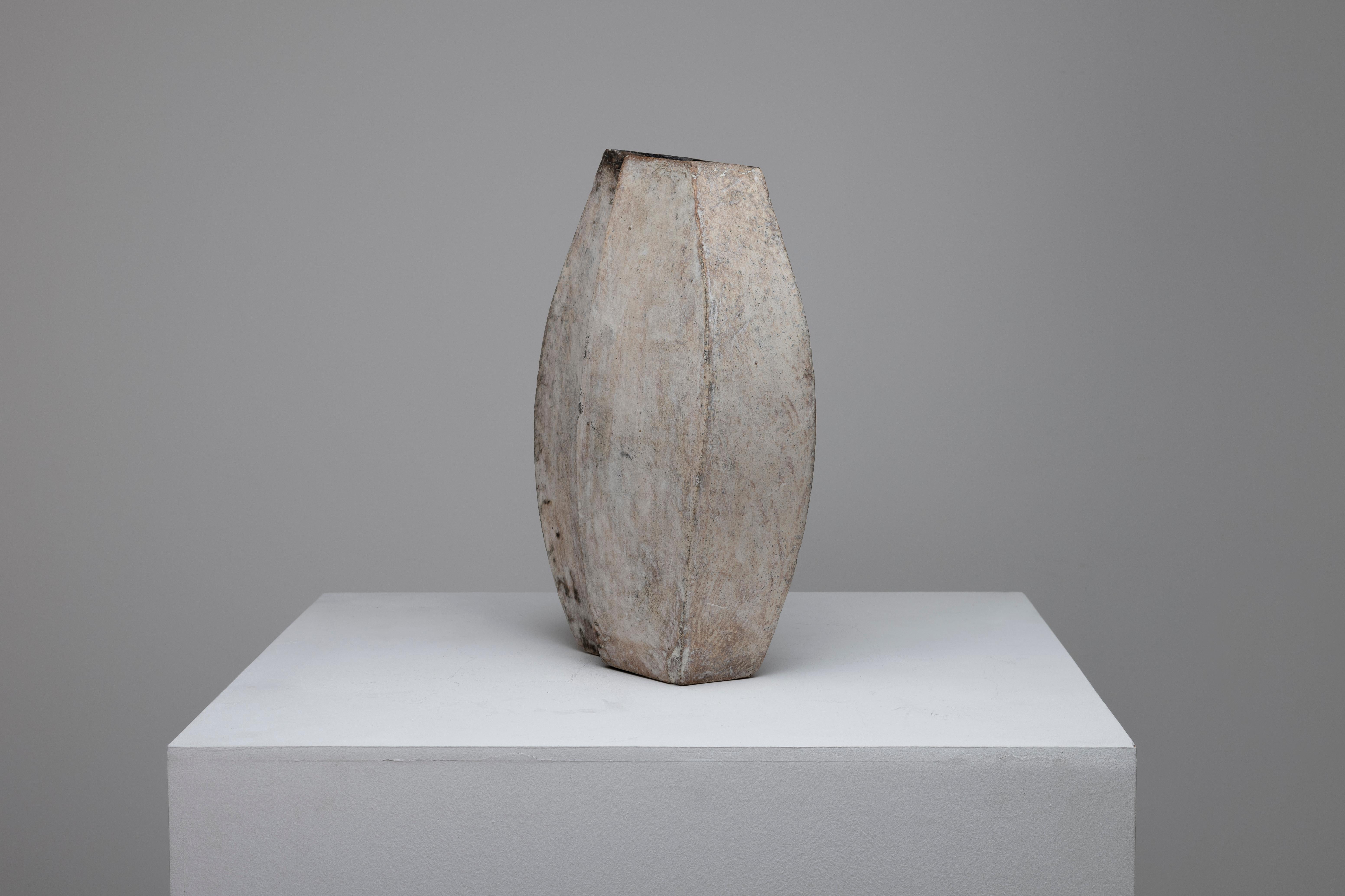 Gran vasija escultórica / jarrón Paul Philp Hecho a mano en venta
