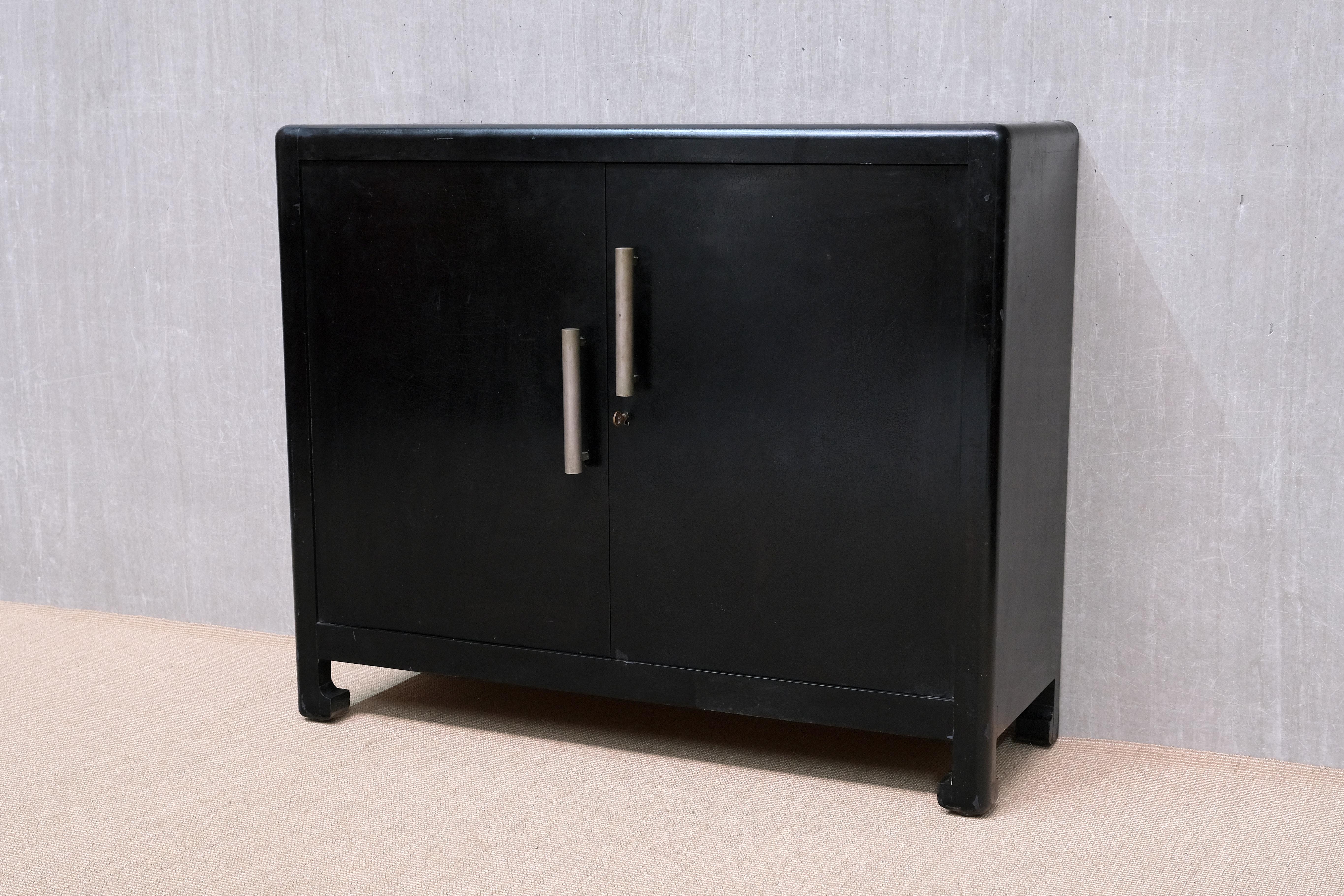 Inizio XX secolo Paul Poiret Attributed Cabinet in Lacquered Wood, Atelier Martine, Francia, anni '20 in vendita