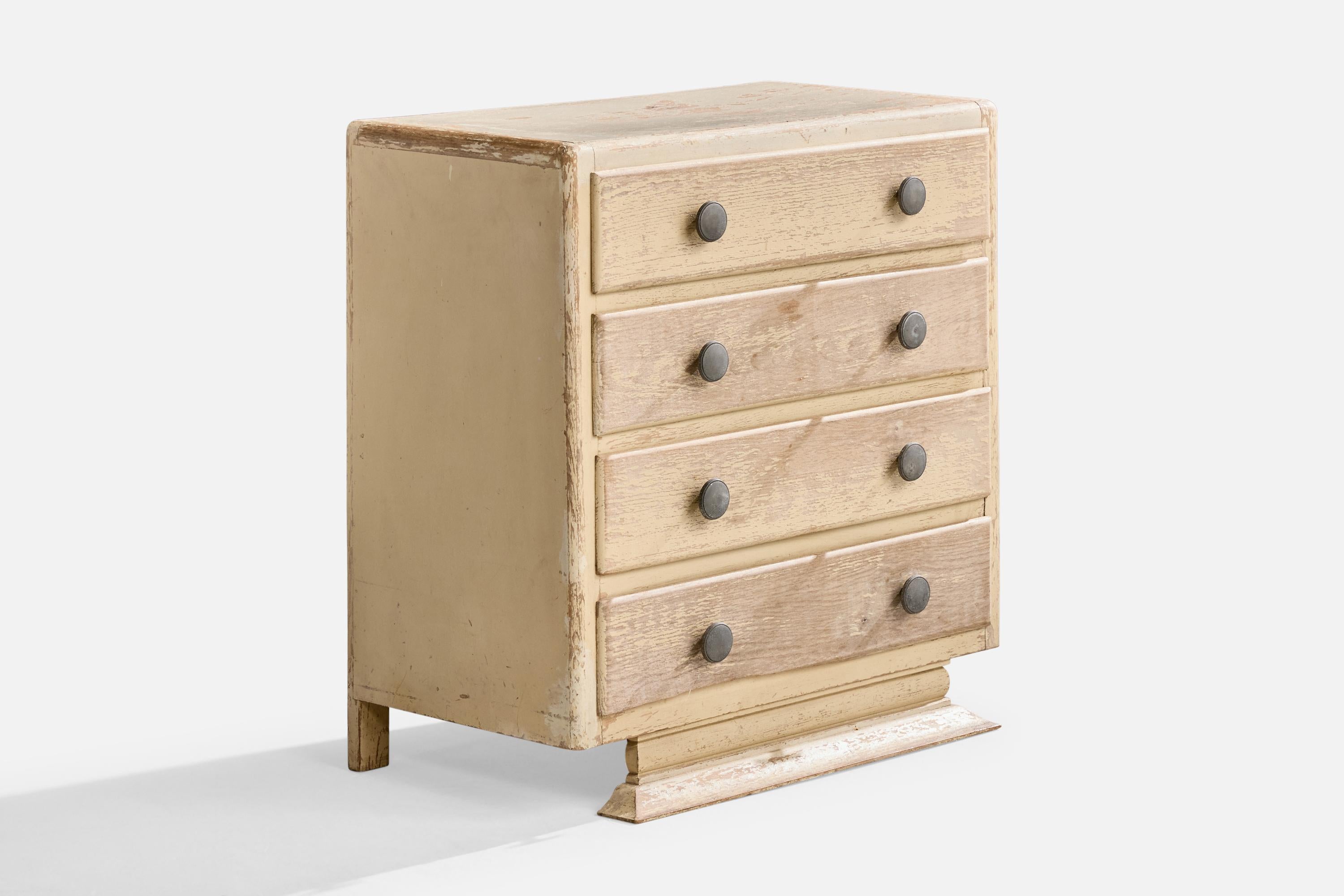 Commode en chêne peint en blanc crème et en métal conçue par Paul Poiret et produite par l'Atelier Martine, France, c. années 1920.

Dimensions globales (pouces) : 31.25 