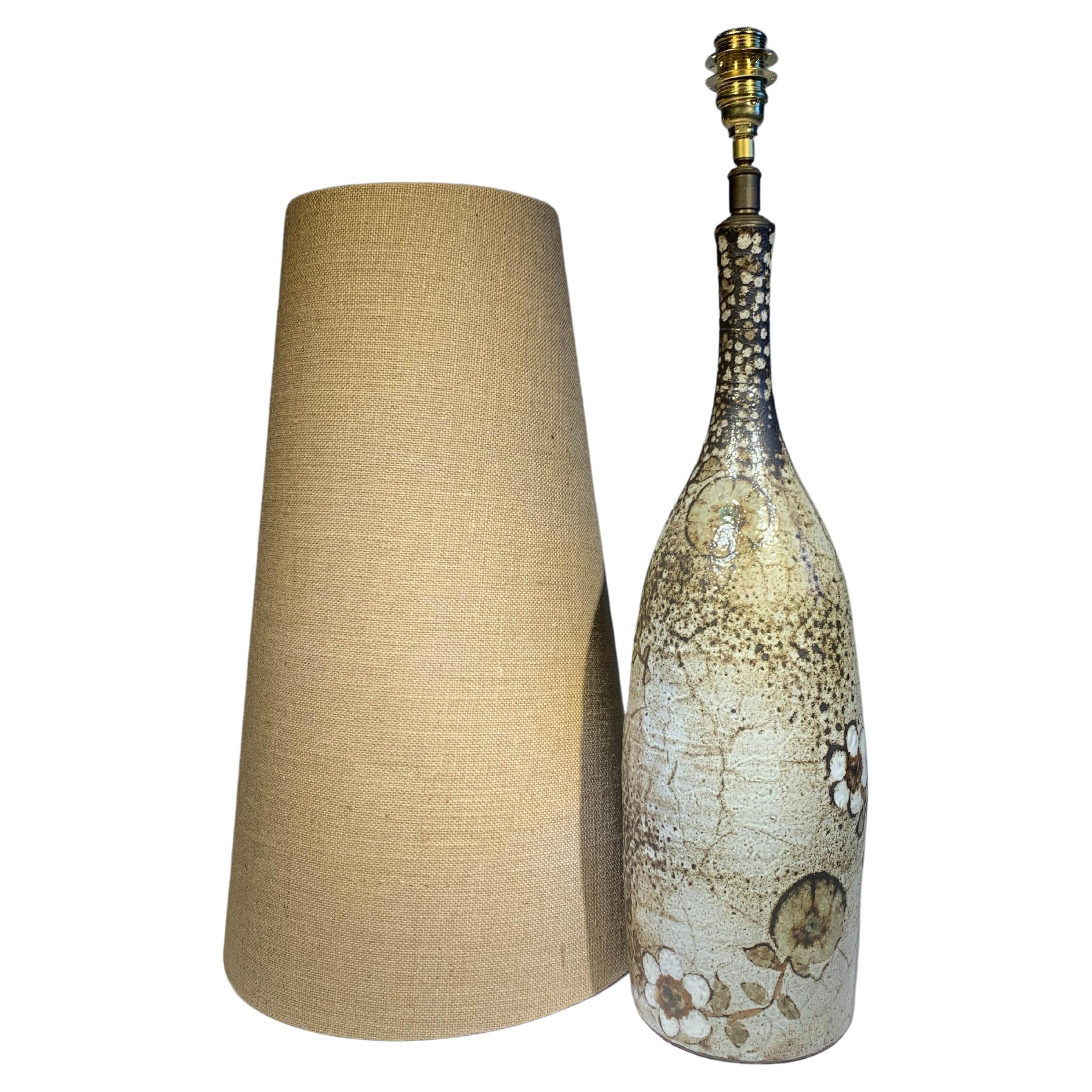 Lampe de table française en céramique Paul Quere en vente