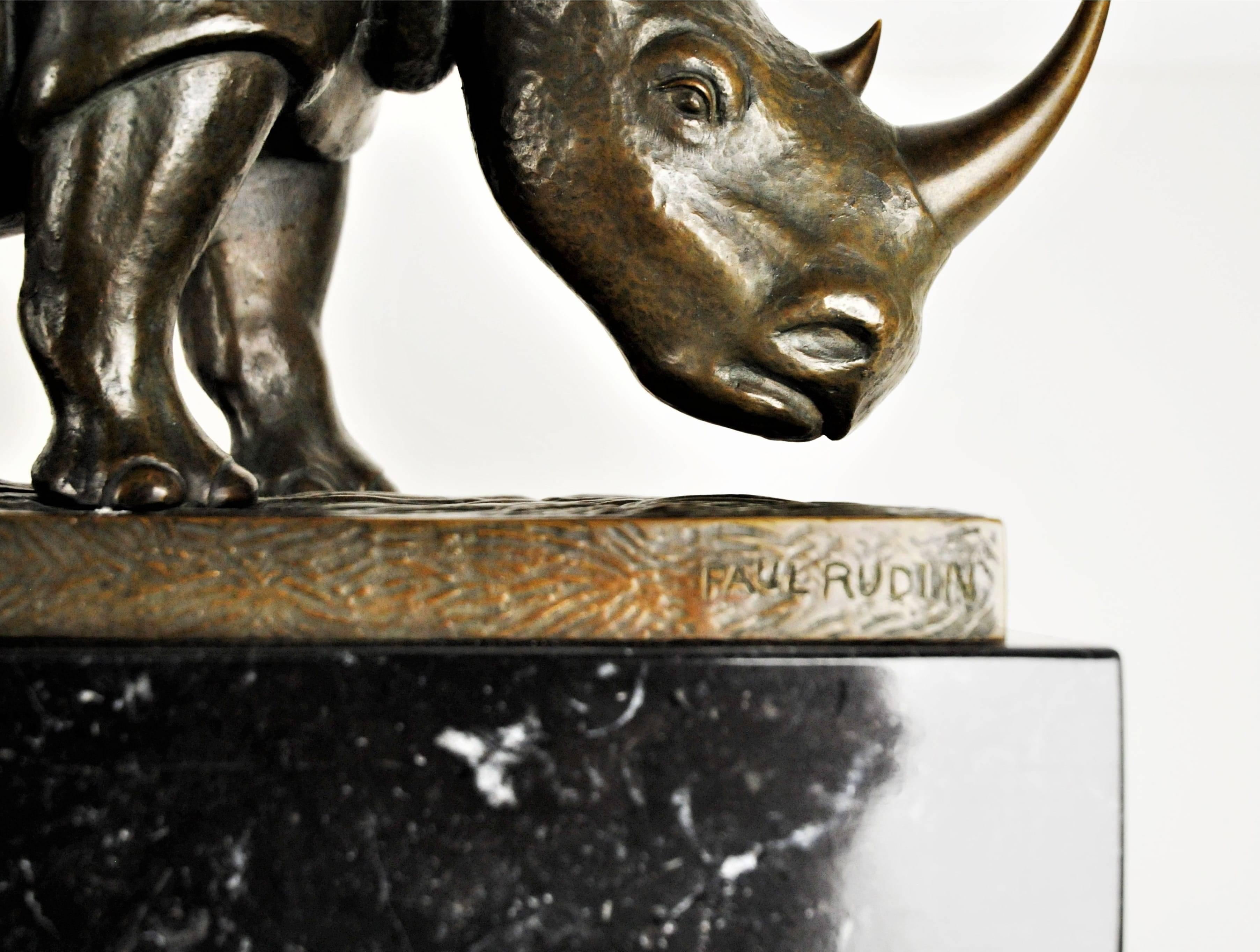 Patiné Sculpture en bronze patiné Rhinoserus de Paul Rudin, 1970 en vente