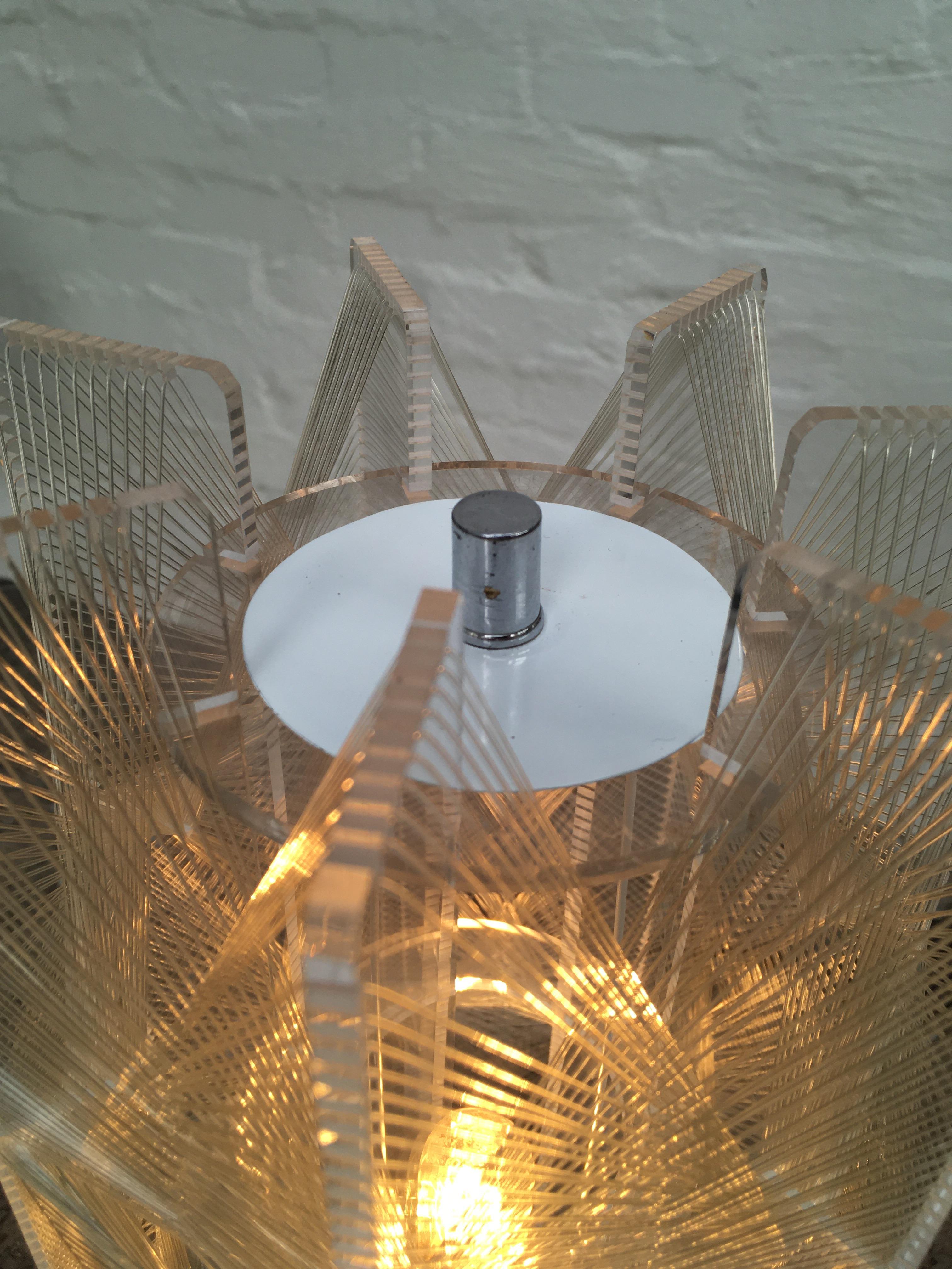 Paul Secon for Sompex Lucite and Wire Space Age Table Lamp, 1960s For Sale 2