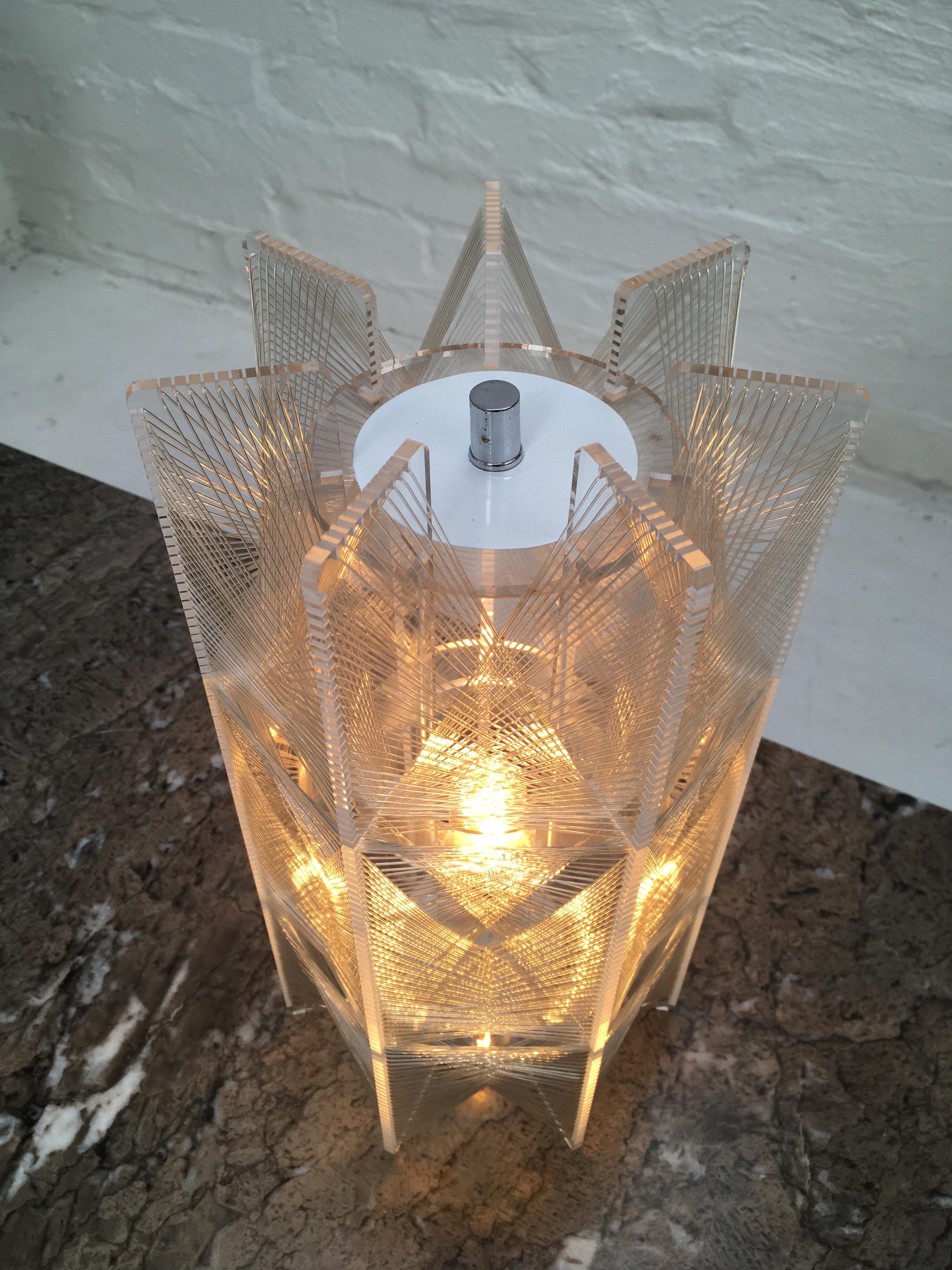 Paul Secon for Sompex Lucite and Wire Space Age Table Lamp, 1960s In Good Condition For Sale In Melbourne, AU